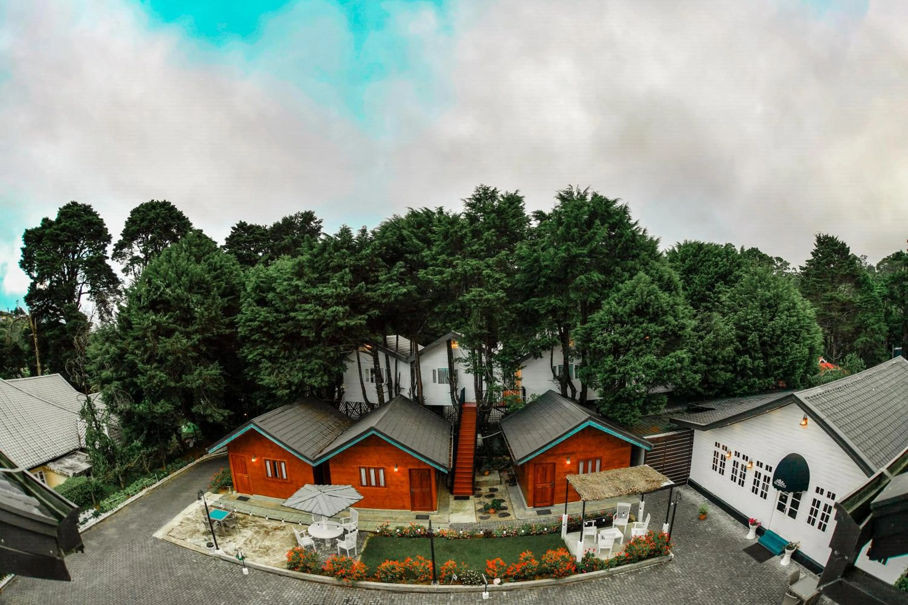 Property building in Mirage Kings Cottage