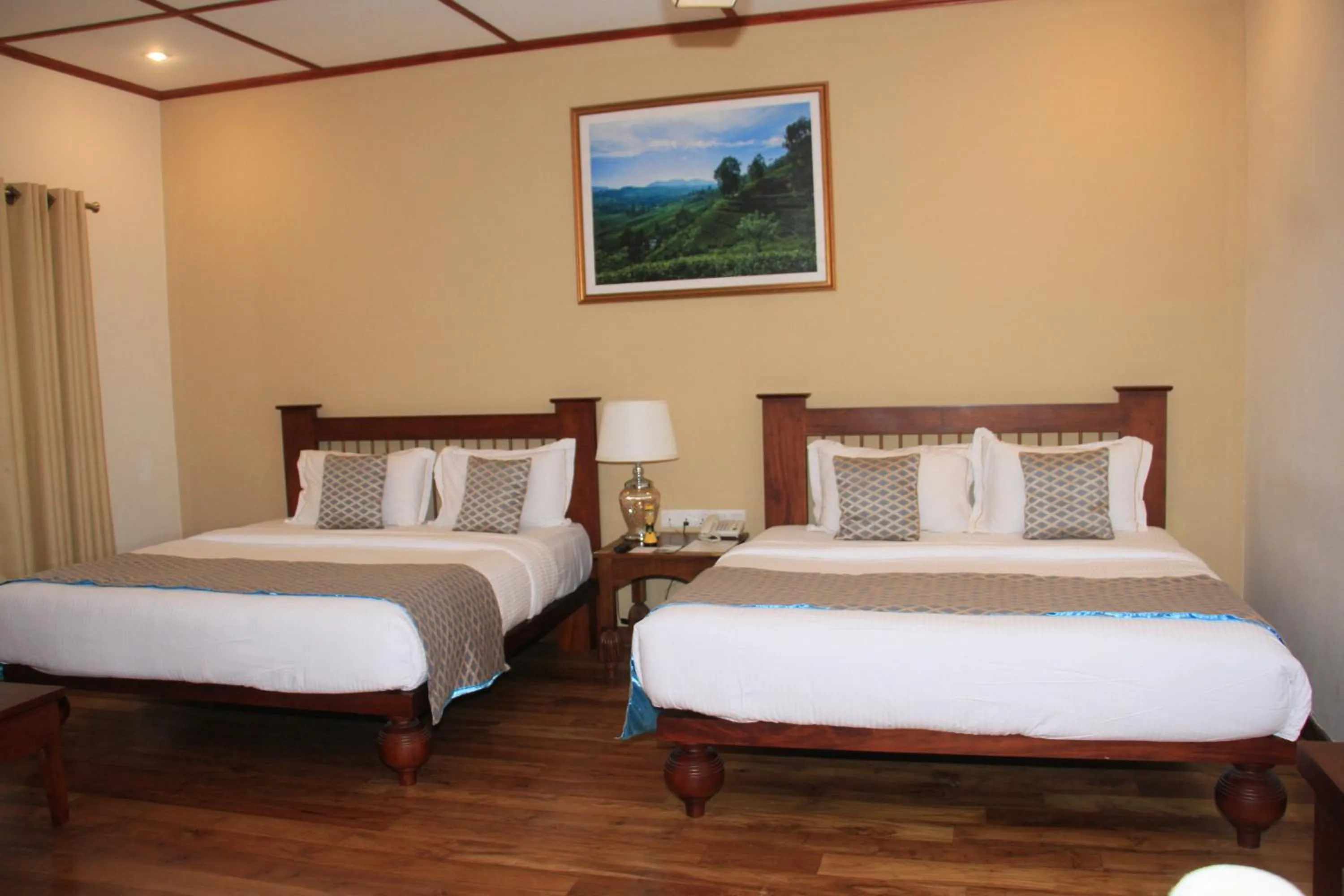 Bedroom, Bed in Mirage Kings Cottage