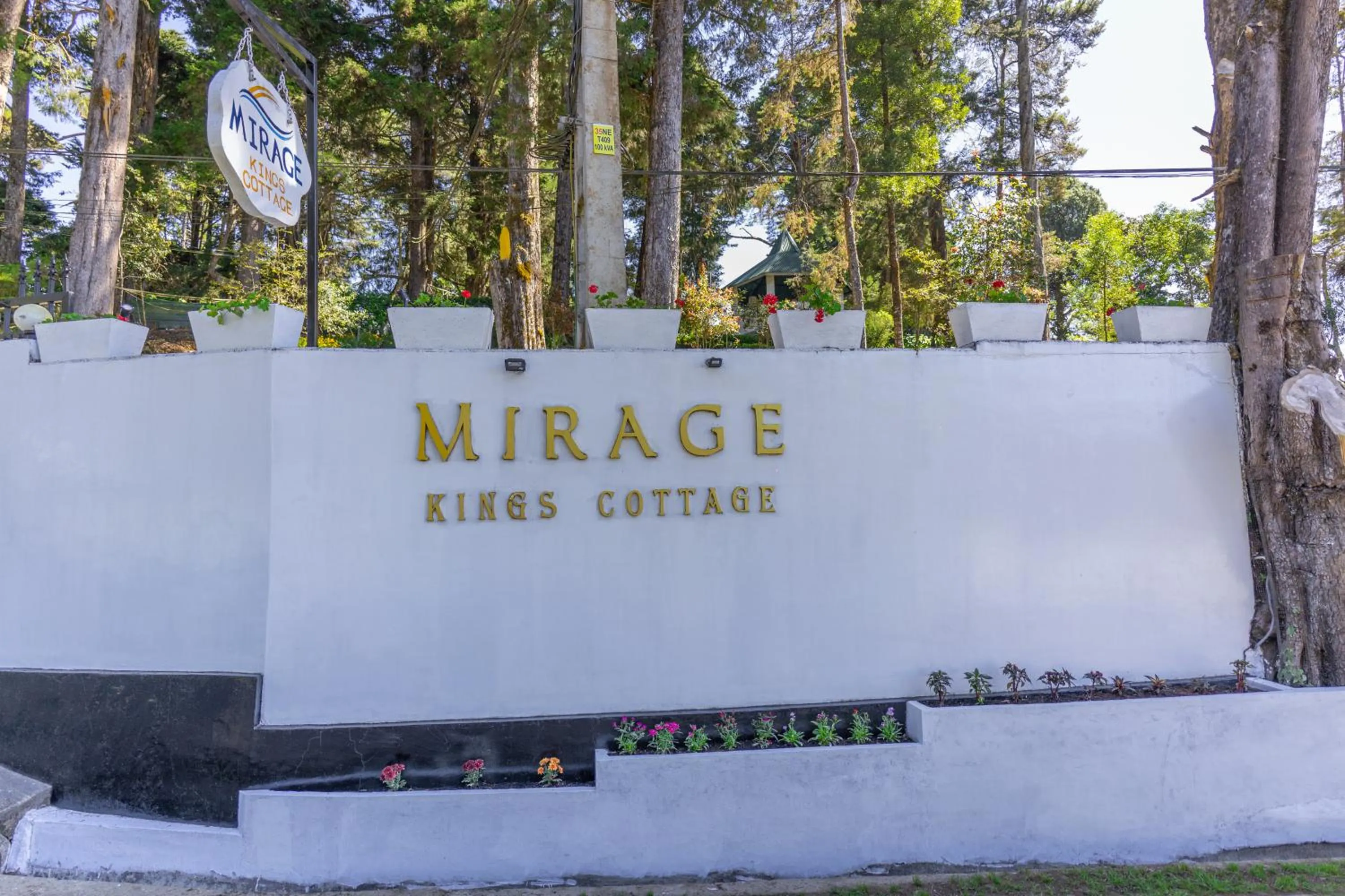 Property logo or sign in Mirage Kings Cottage