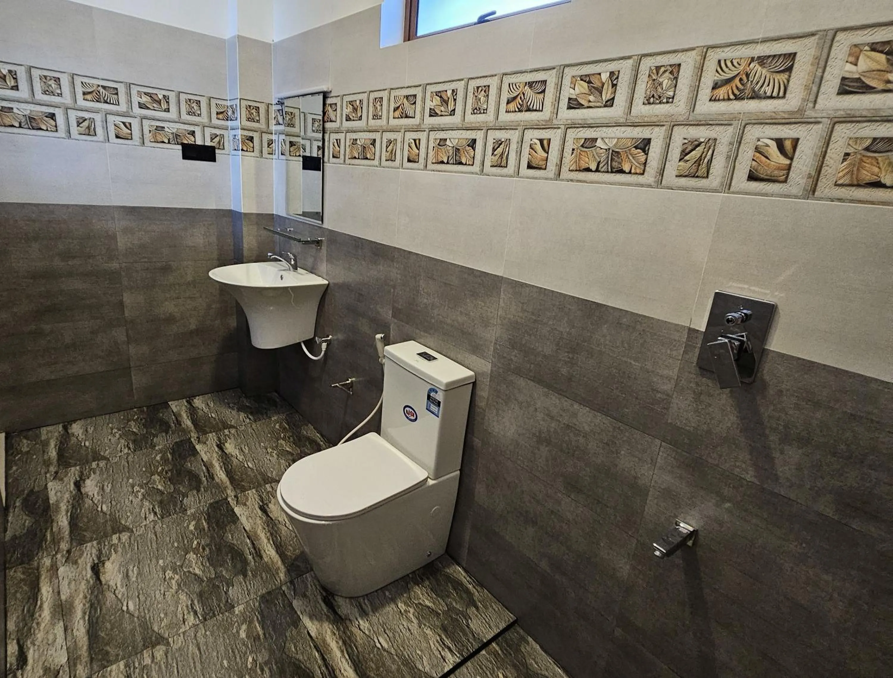 Toilet in Sailors Mirissa