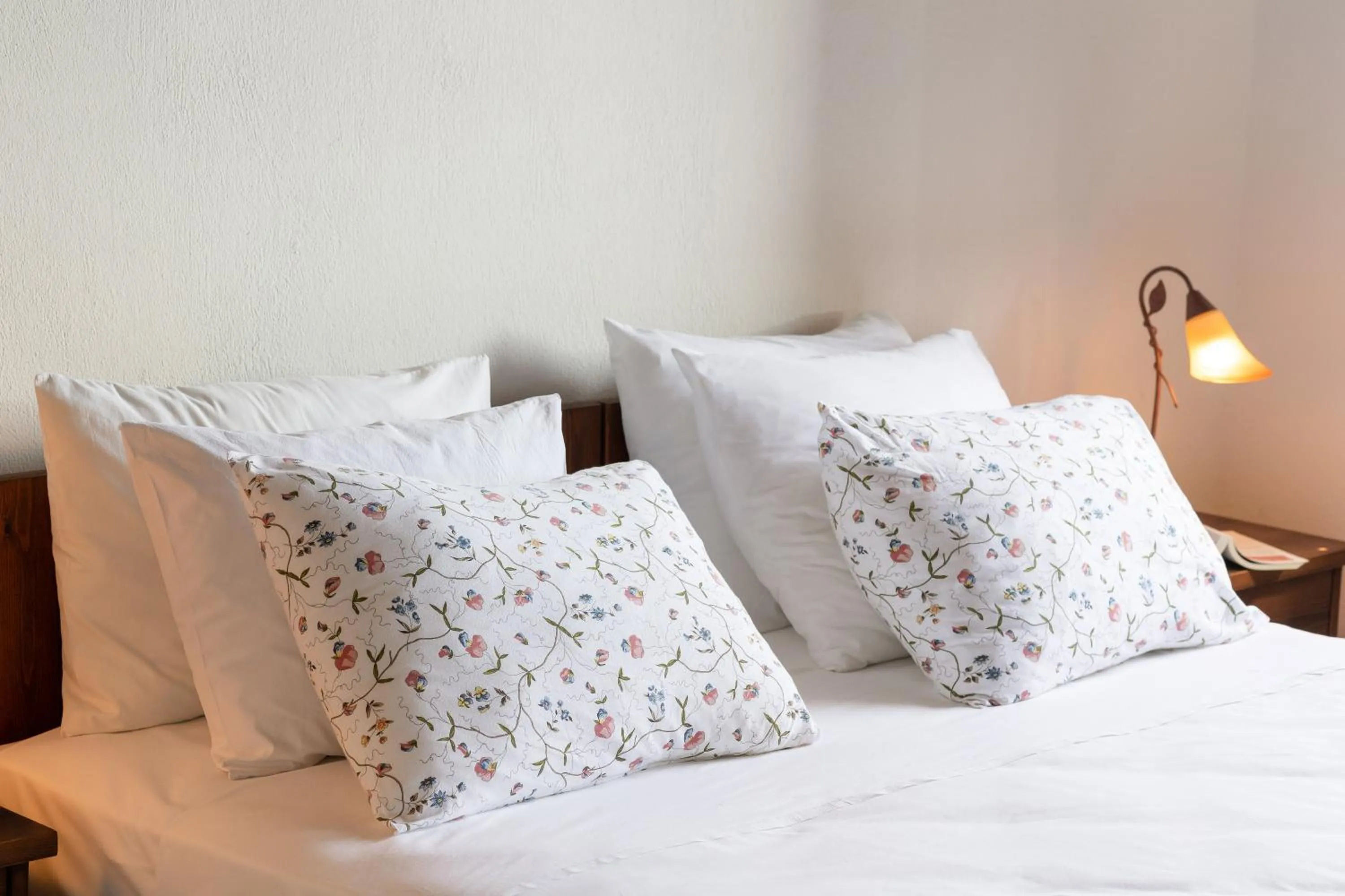 Bed in Esperos Suites & Villas