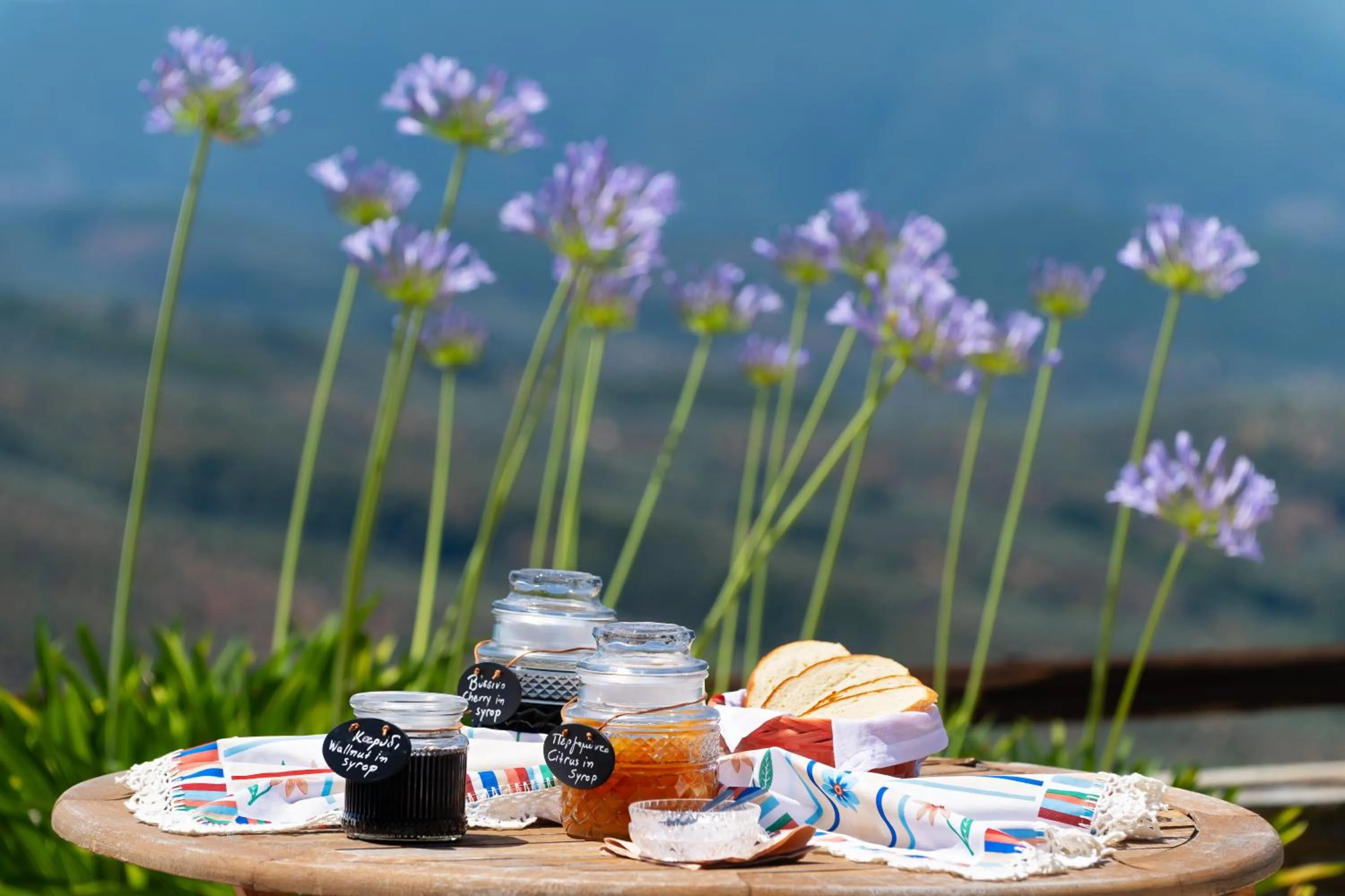 Restaurant/places to eat in Esperos Suites & Villas