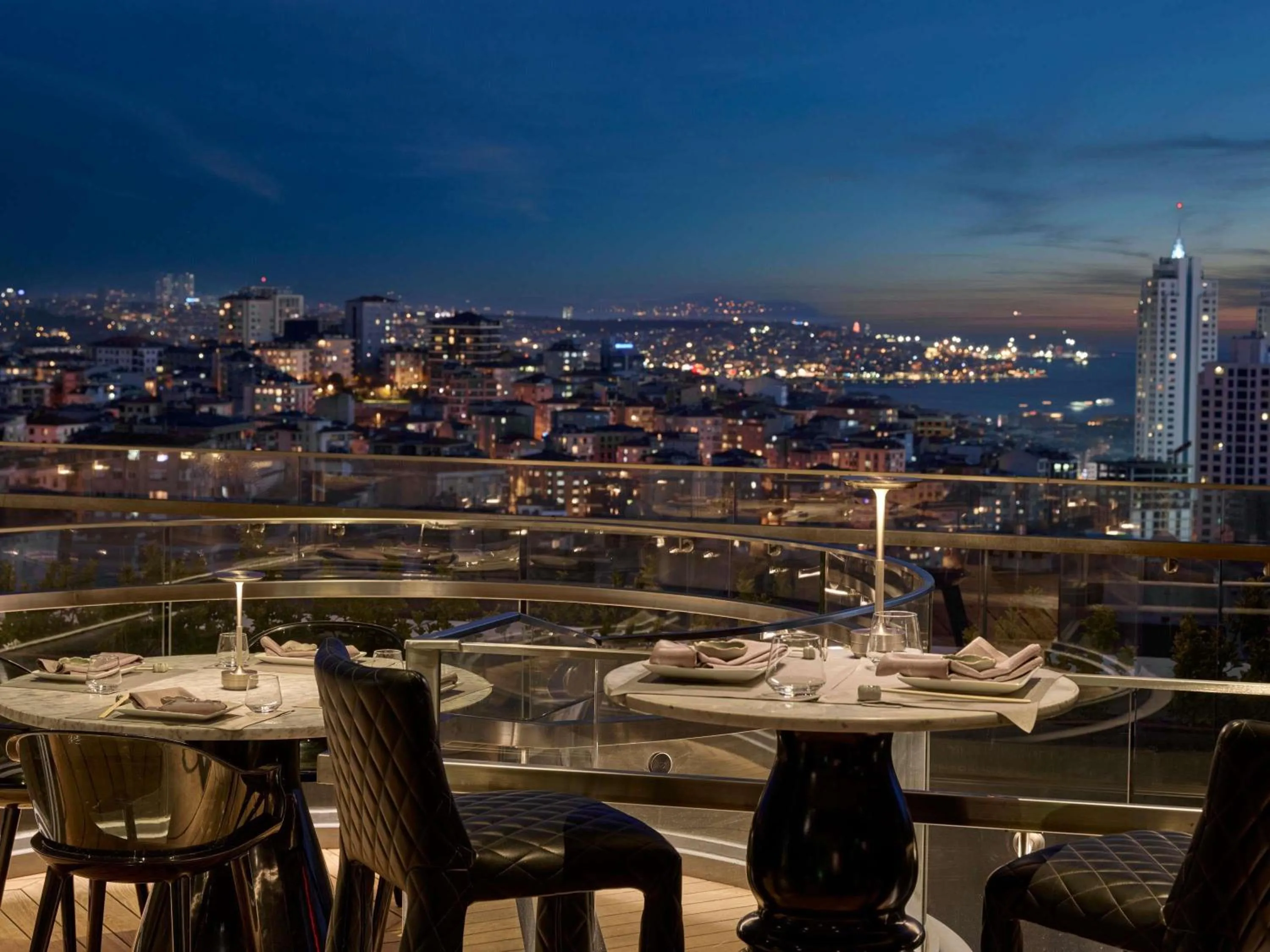 Restaurant/places to eat in Fairmont Quasar Istanbul Hotel