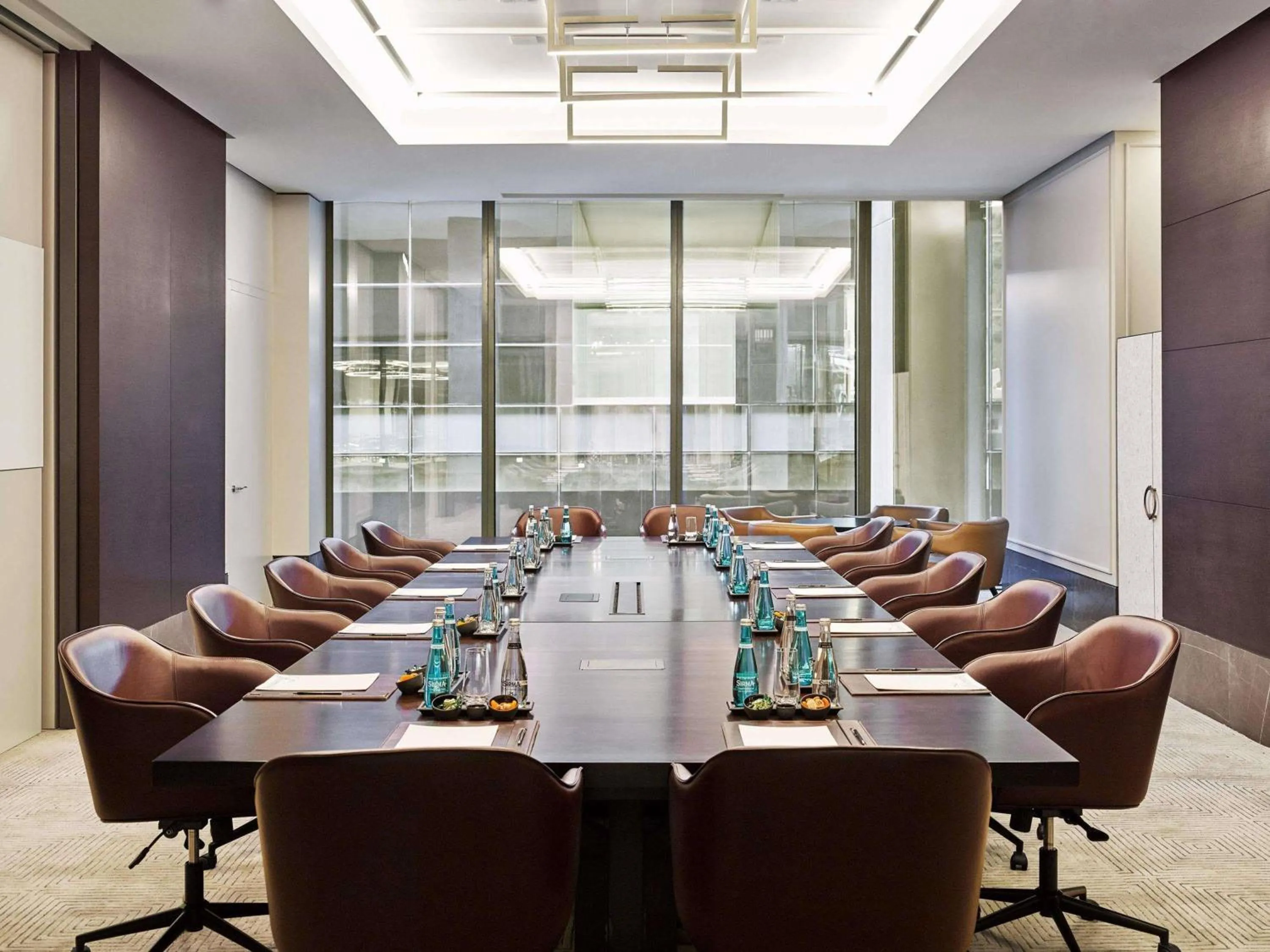Meeting/conference room in Fairmont Quasar Istanbul Hotel