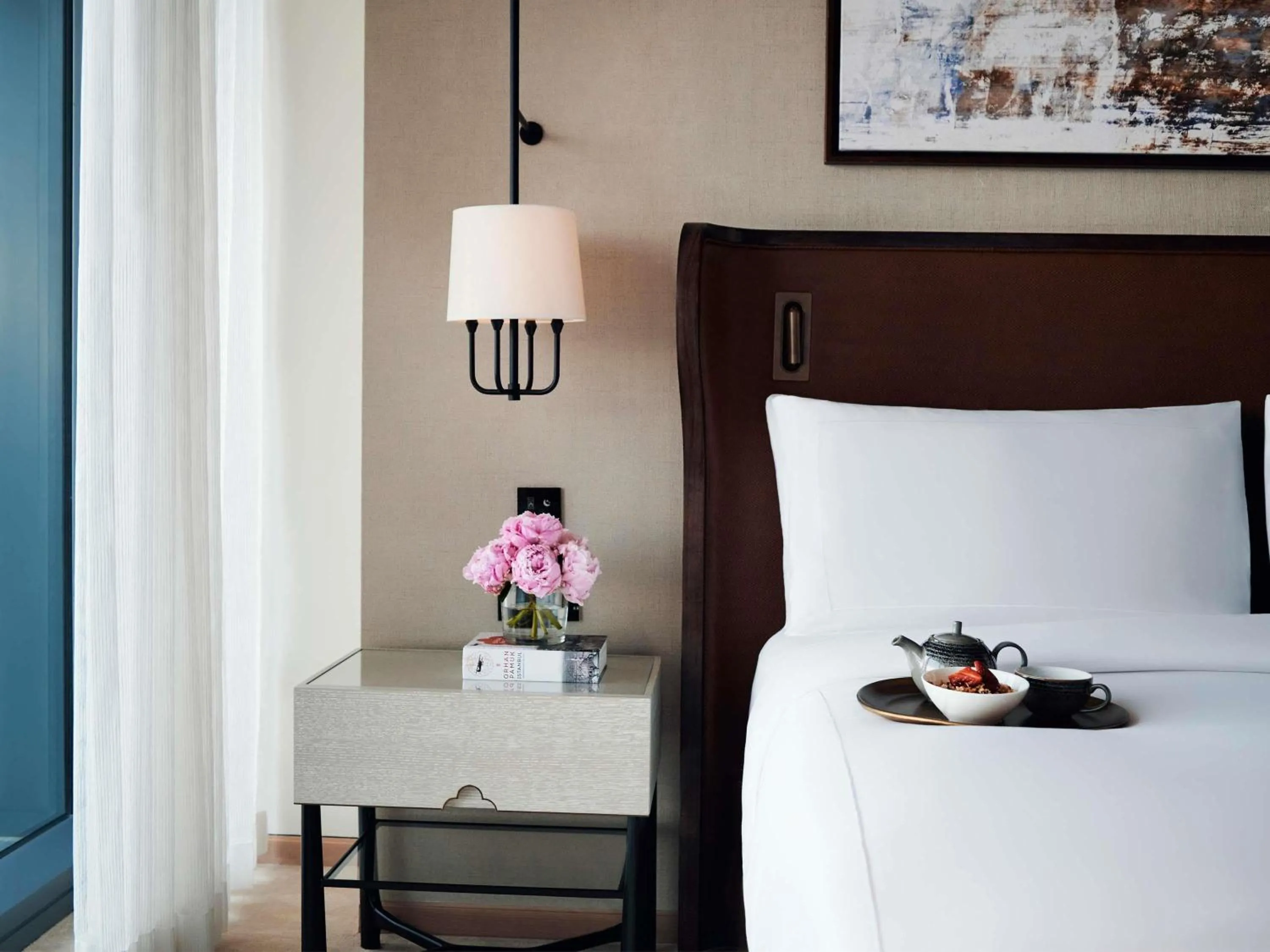 Bedroom, Bed in Fairmont Quasar Istanbul Hotel