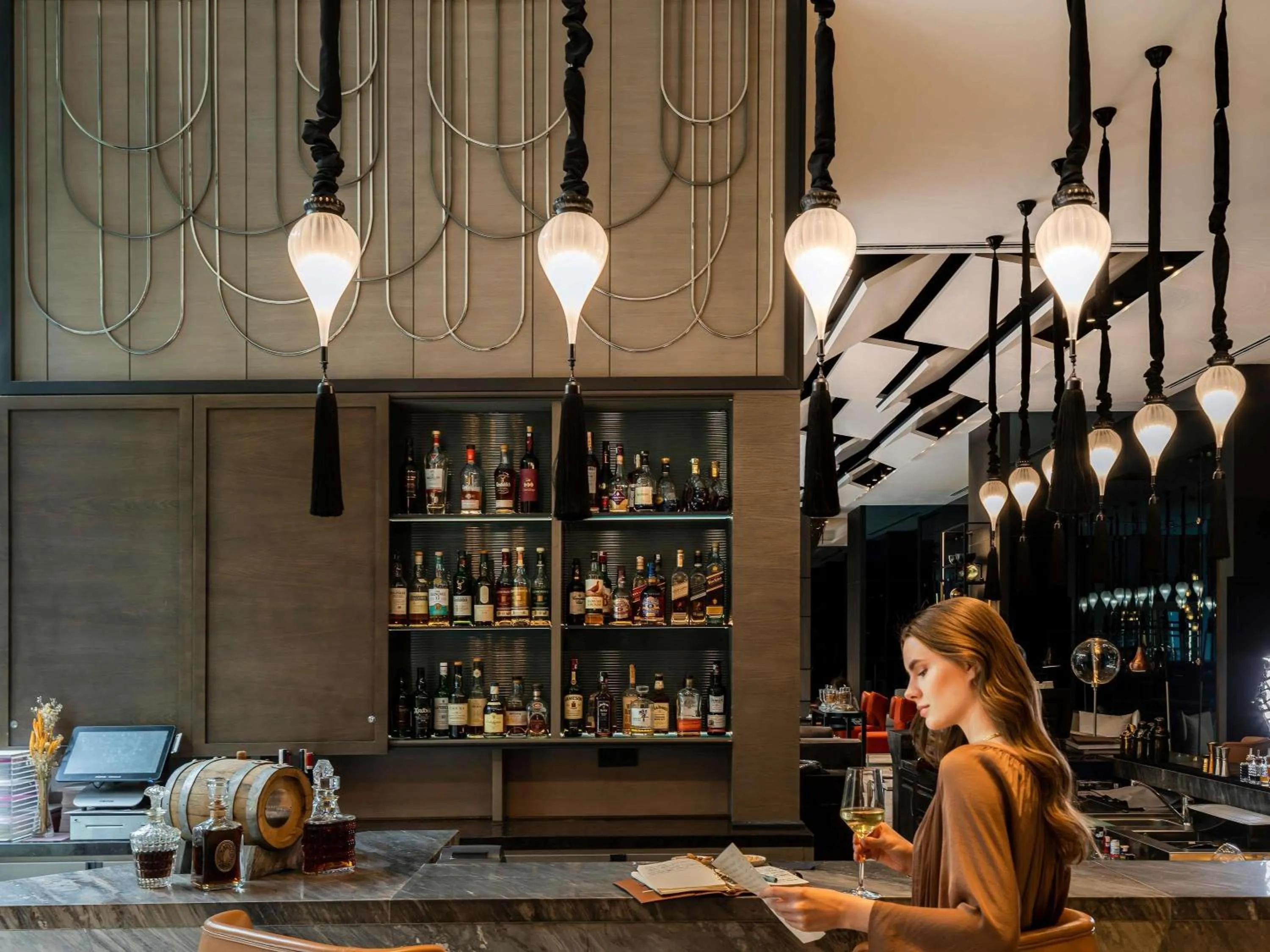 Lounge or bar in Fairmont Quasar Istanbul Hotel