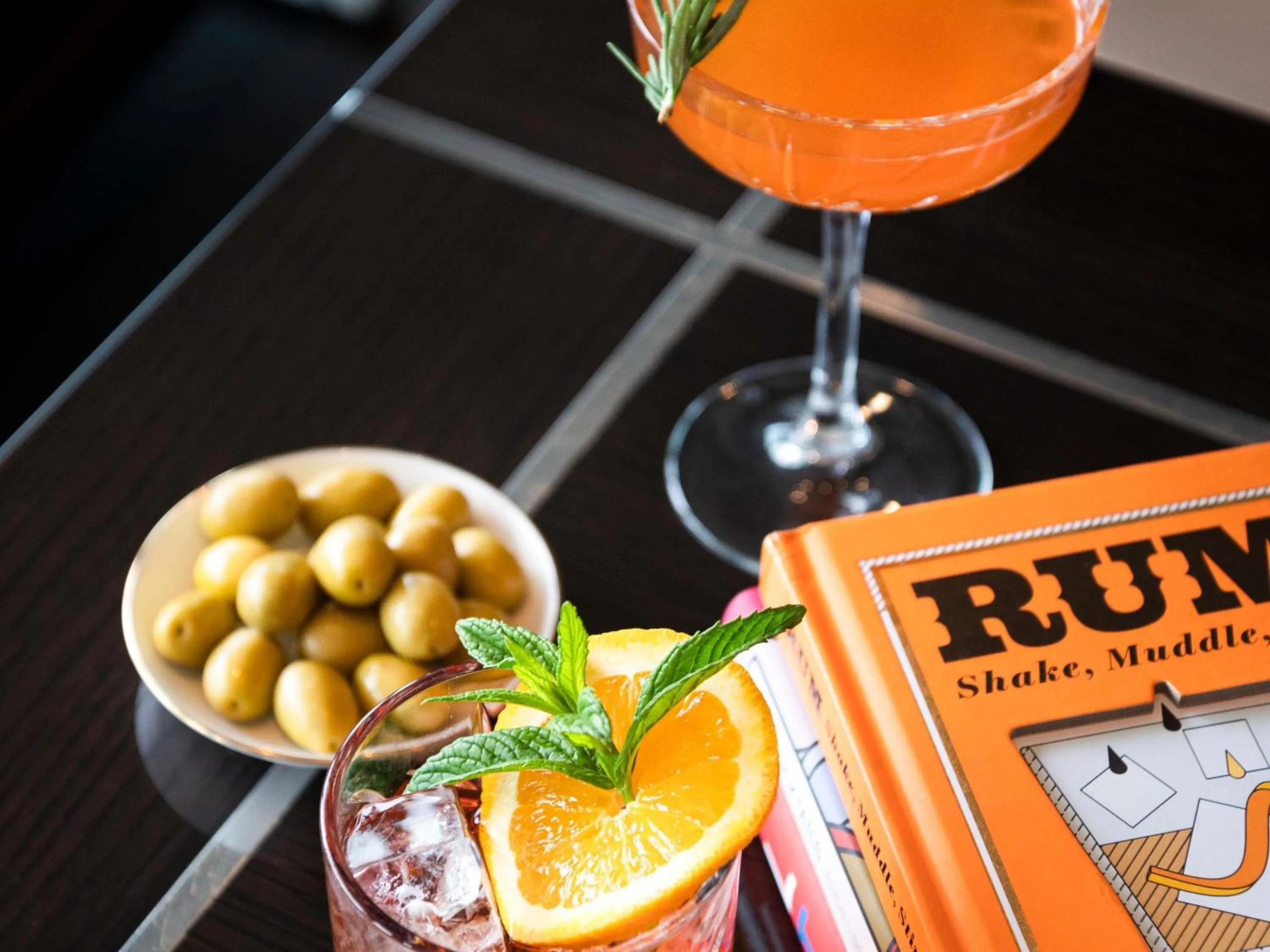 Lounge or bar in Fairmont Quasar Istanbul Hotel