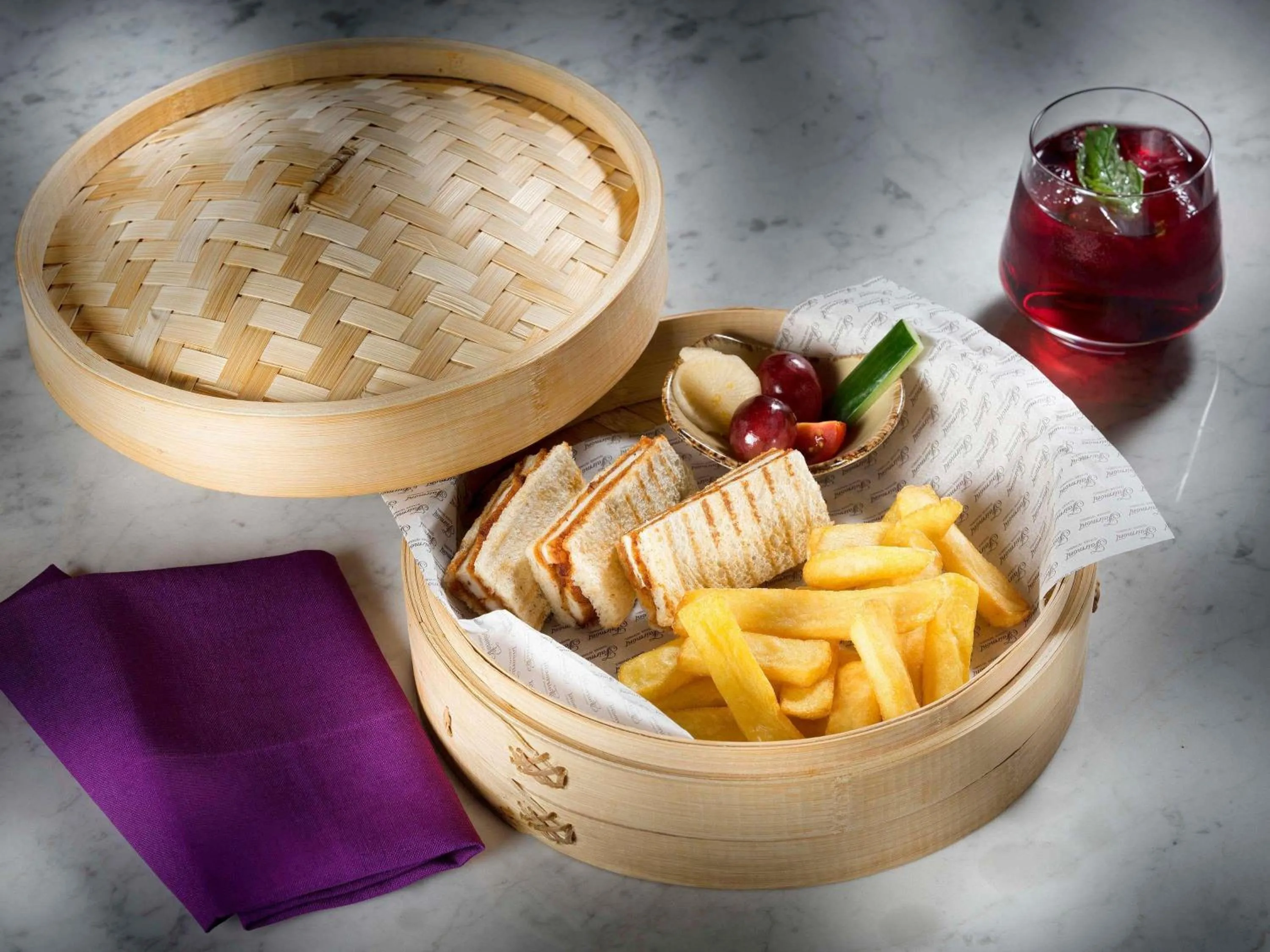 Restaurant/places to eat in Fairmont Quasar Istanbul Hotel