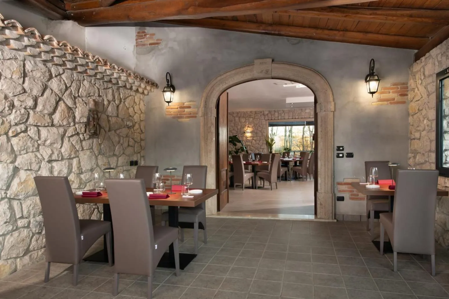 Restaurant/places to eat in La Selva Incantata