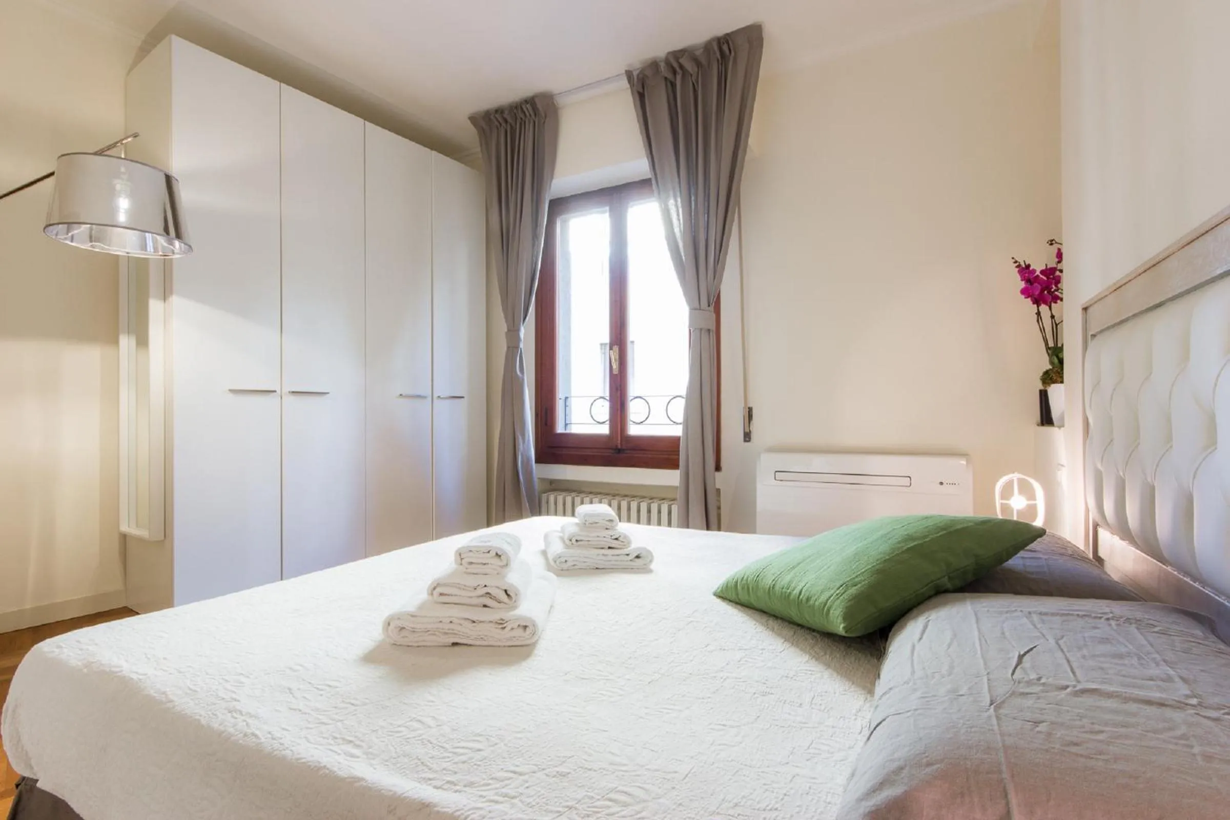 Bedroom, Bed in Apartments Florence - Le Por Santa Maria