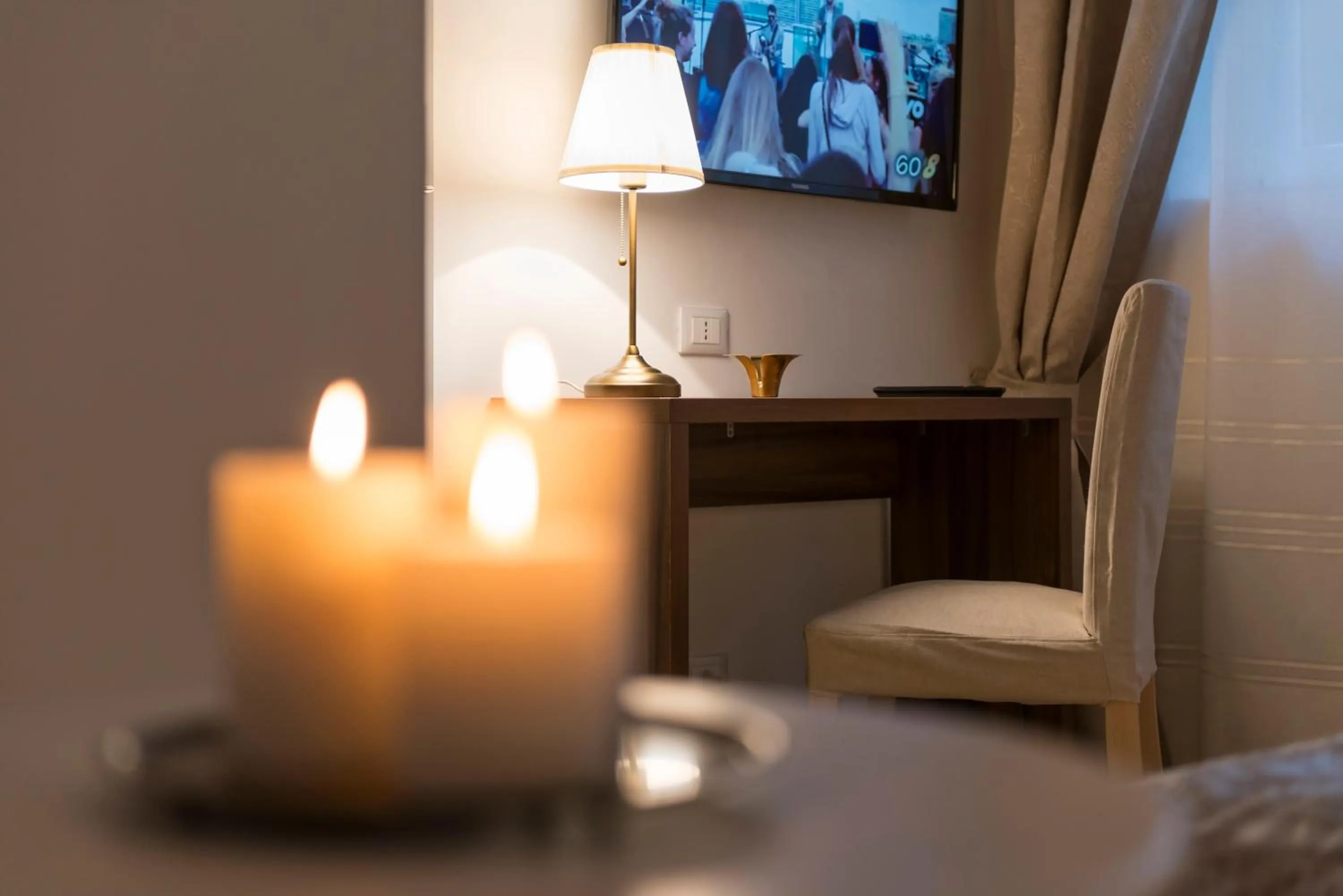 TV and multimedia, Bed in Aruna Suites