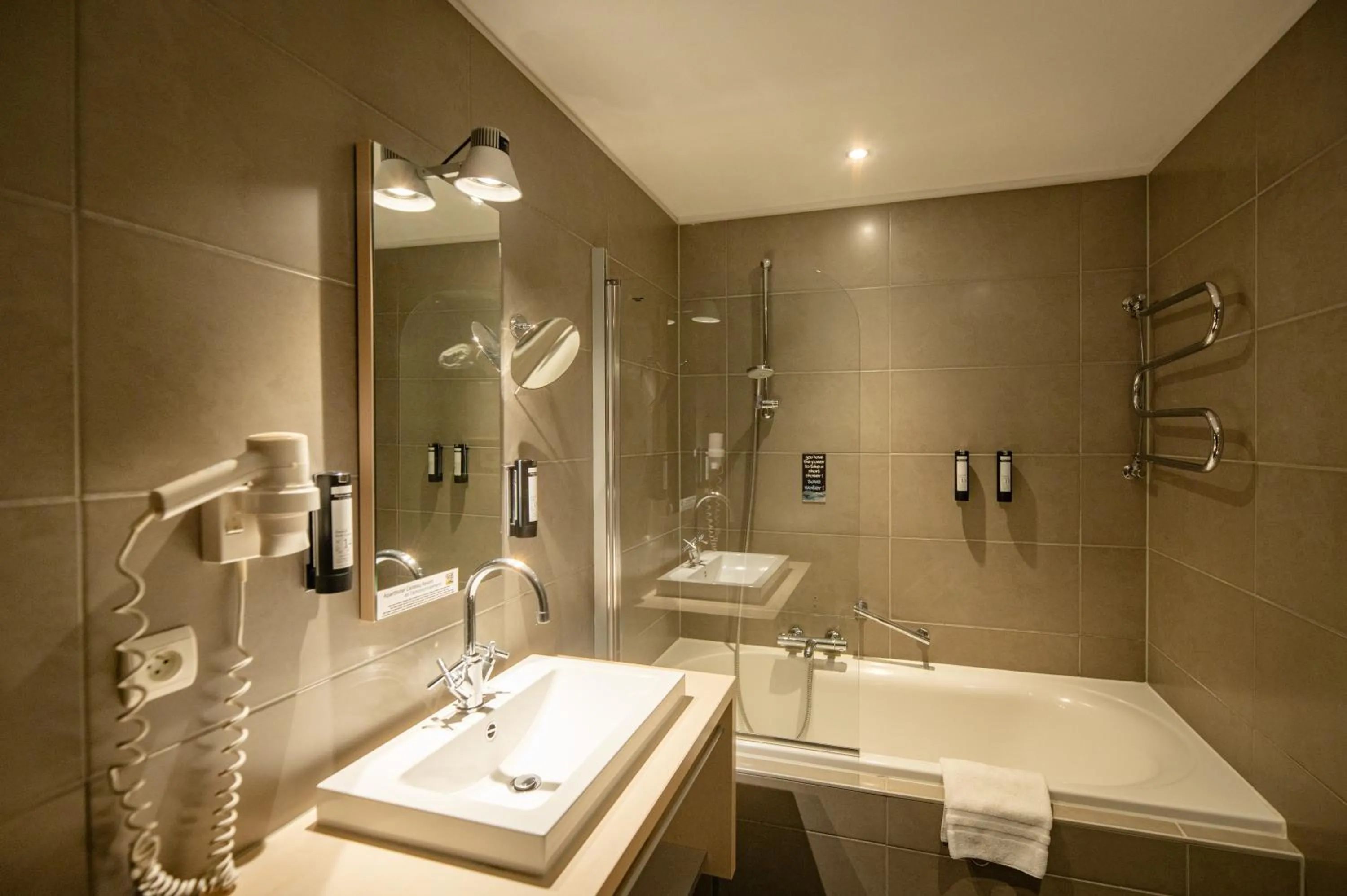 Bathroom in Hotel & Aparthotel Casteau Resort Mons Soignies