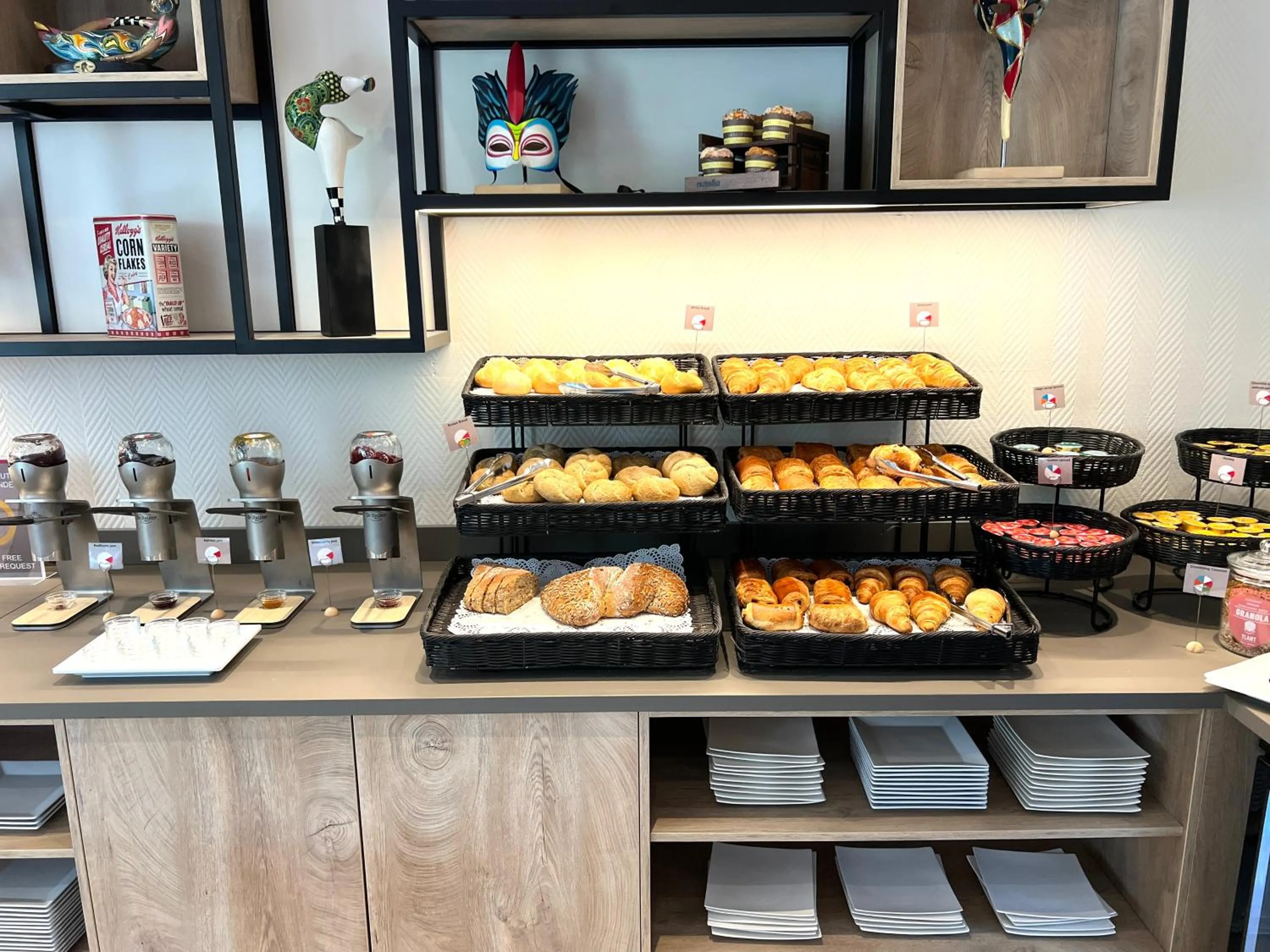 Breakfast in Hotel & Aparthotel Casteau Resort Mons Soignies