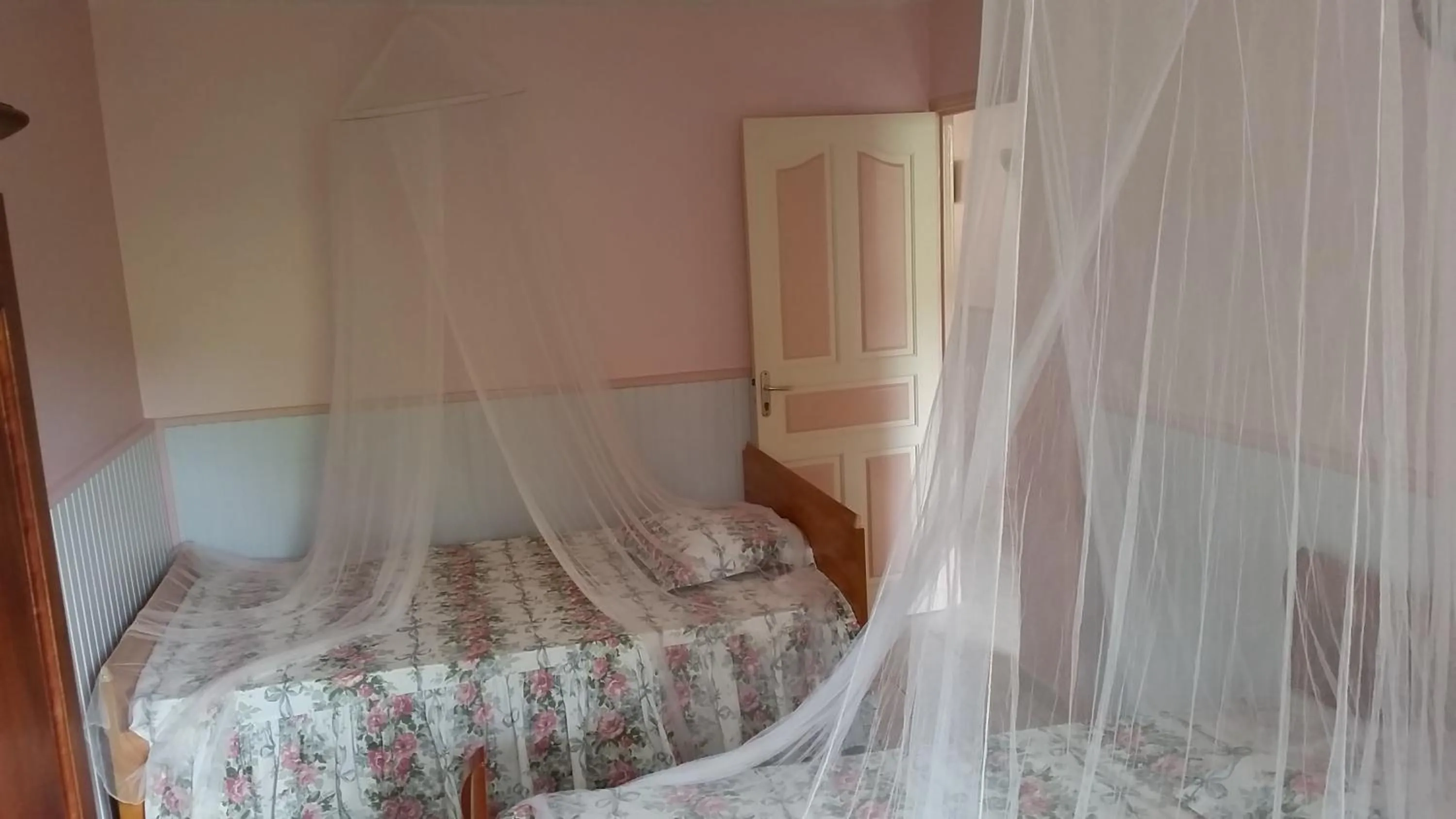 Bed in Chez Lucia et Donatien