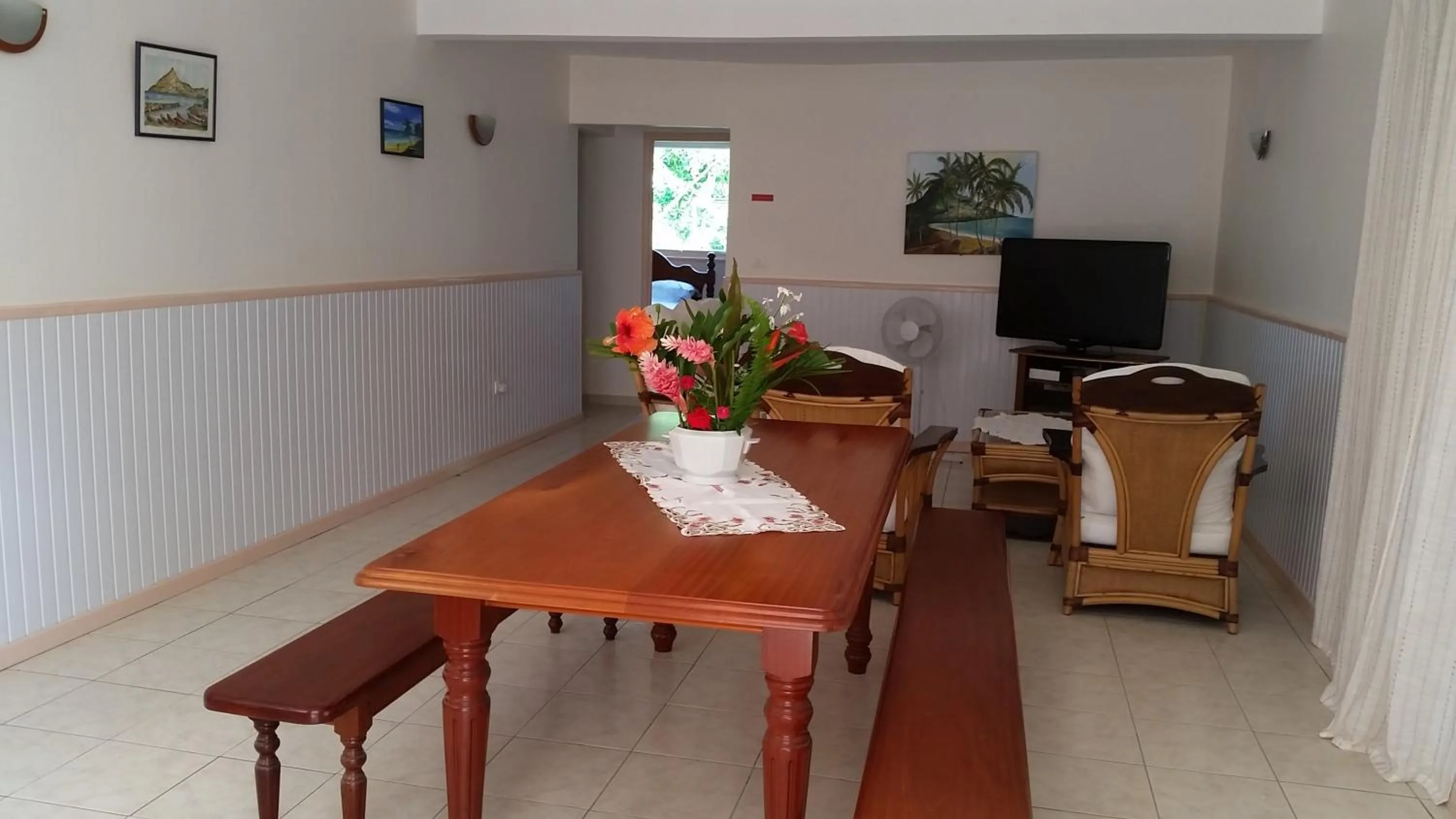 TV and multimedia in Chez Lucia et Donatien