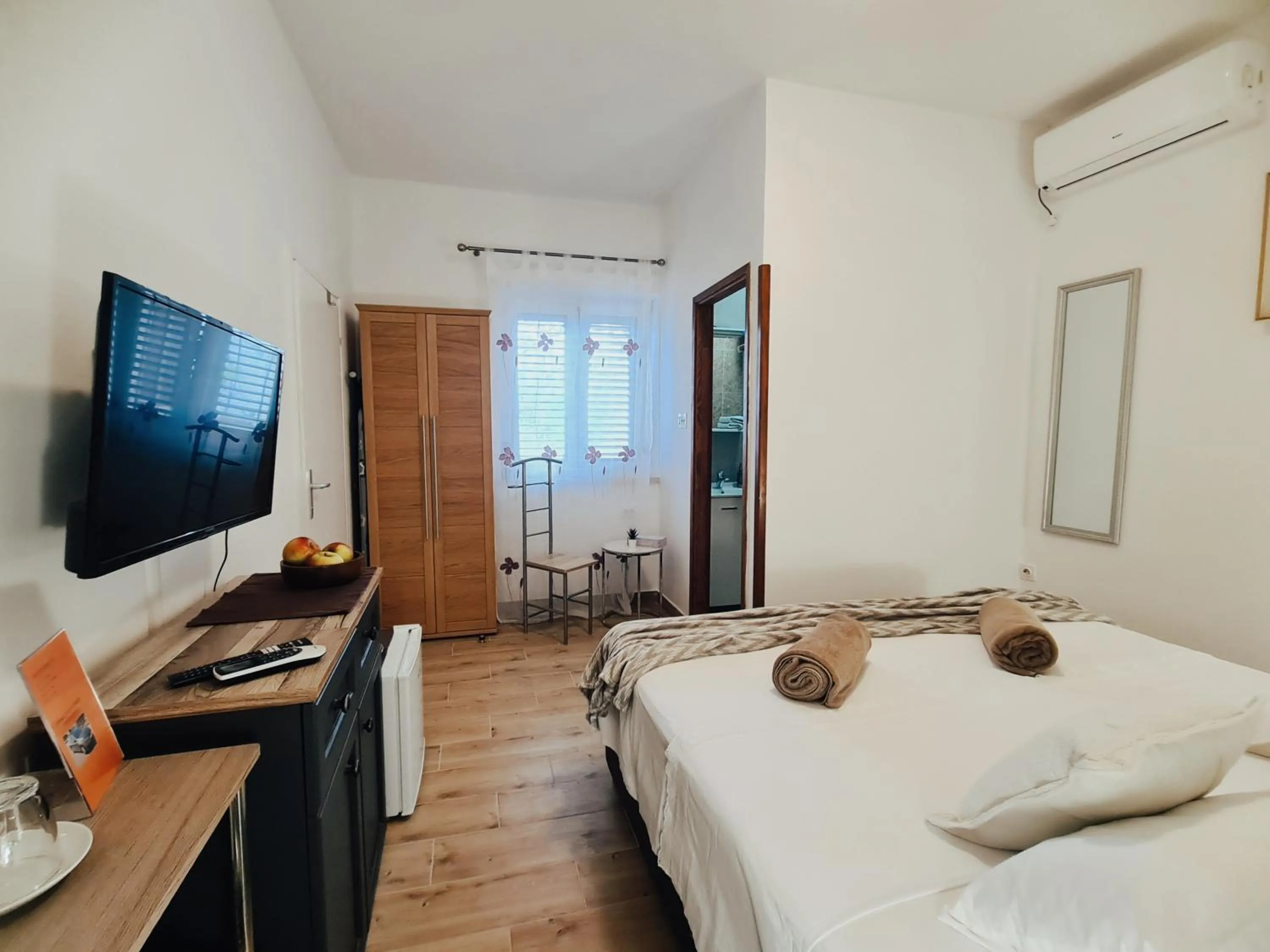 Superior Double or Twin Room with Terrace in Rooms Monika