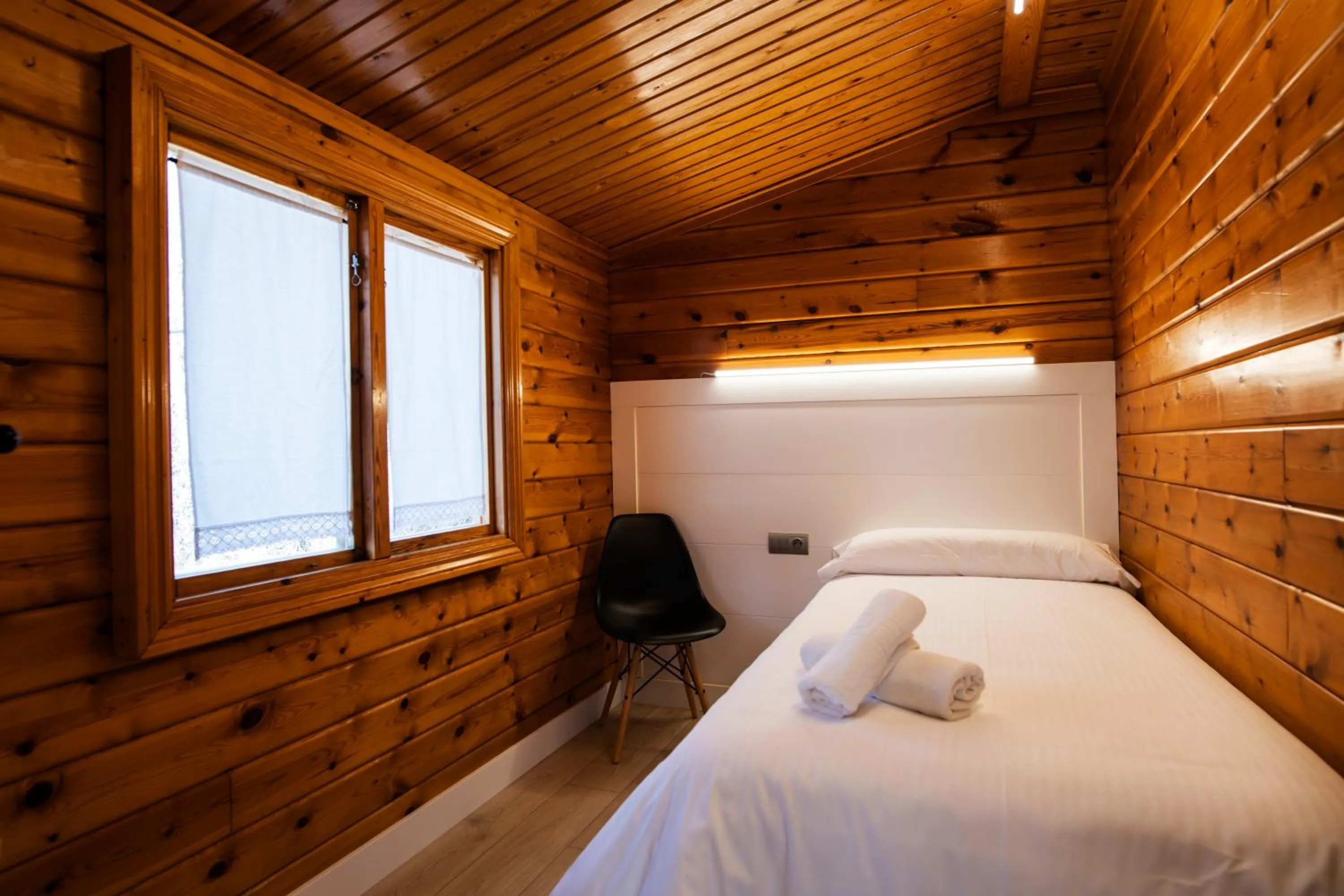 Bed in La Pedanía Hotel Y Bungalows - Ligüerre de Cinca