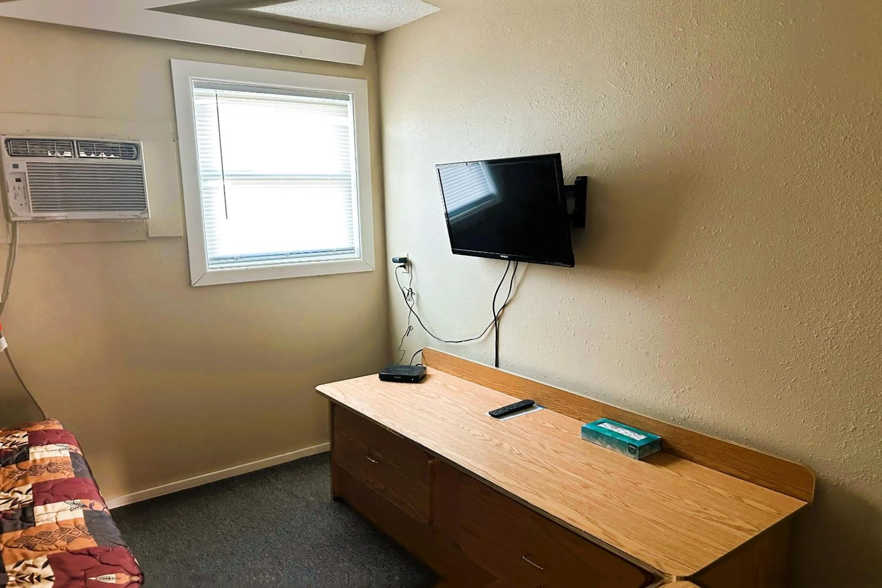 Bedroom in Love Hotels Kadoka by OYO at Badlands SD