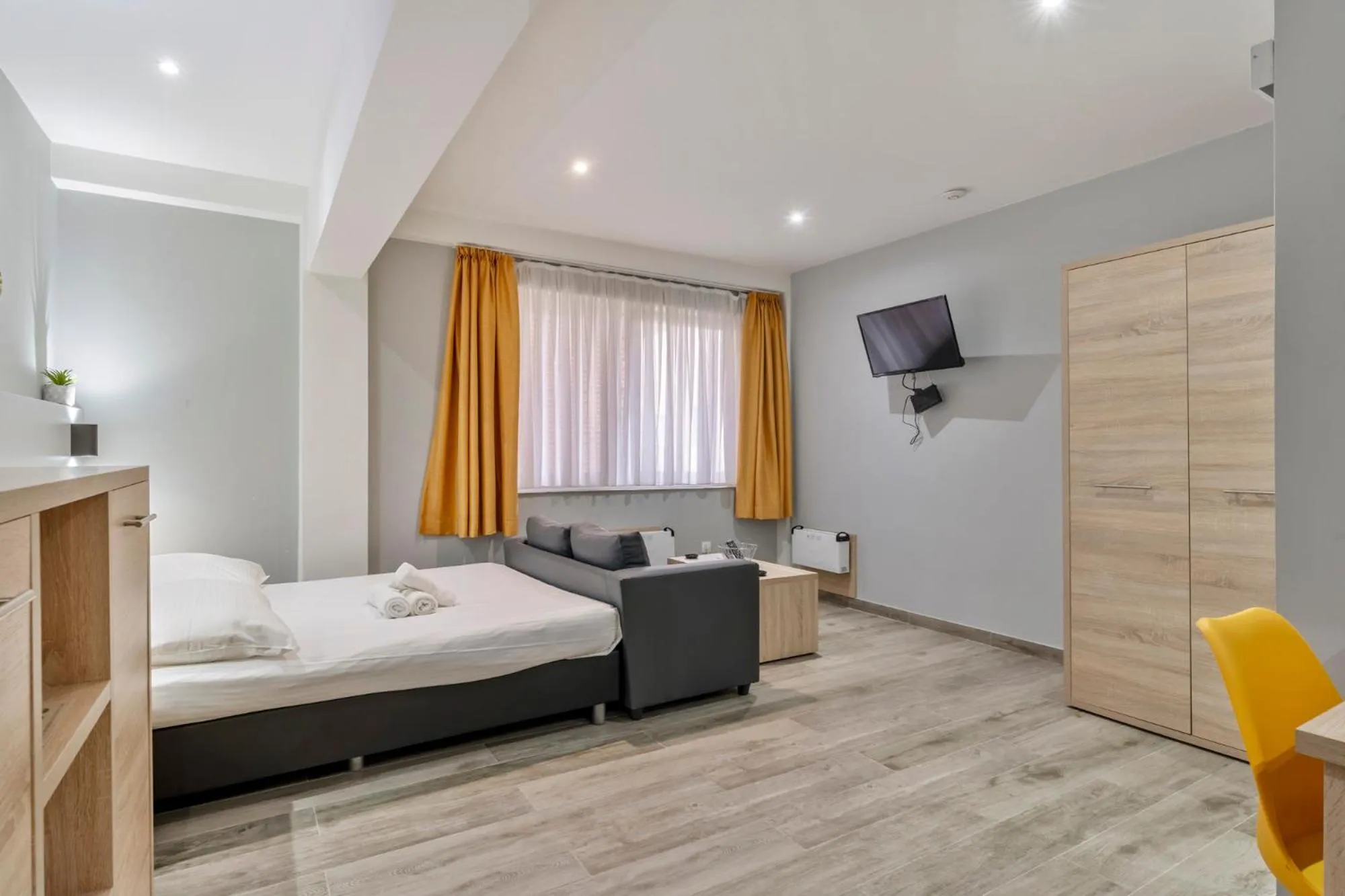 TV and multimedia, Bed in Budget Flats Leuven