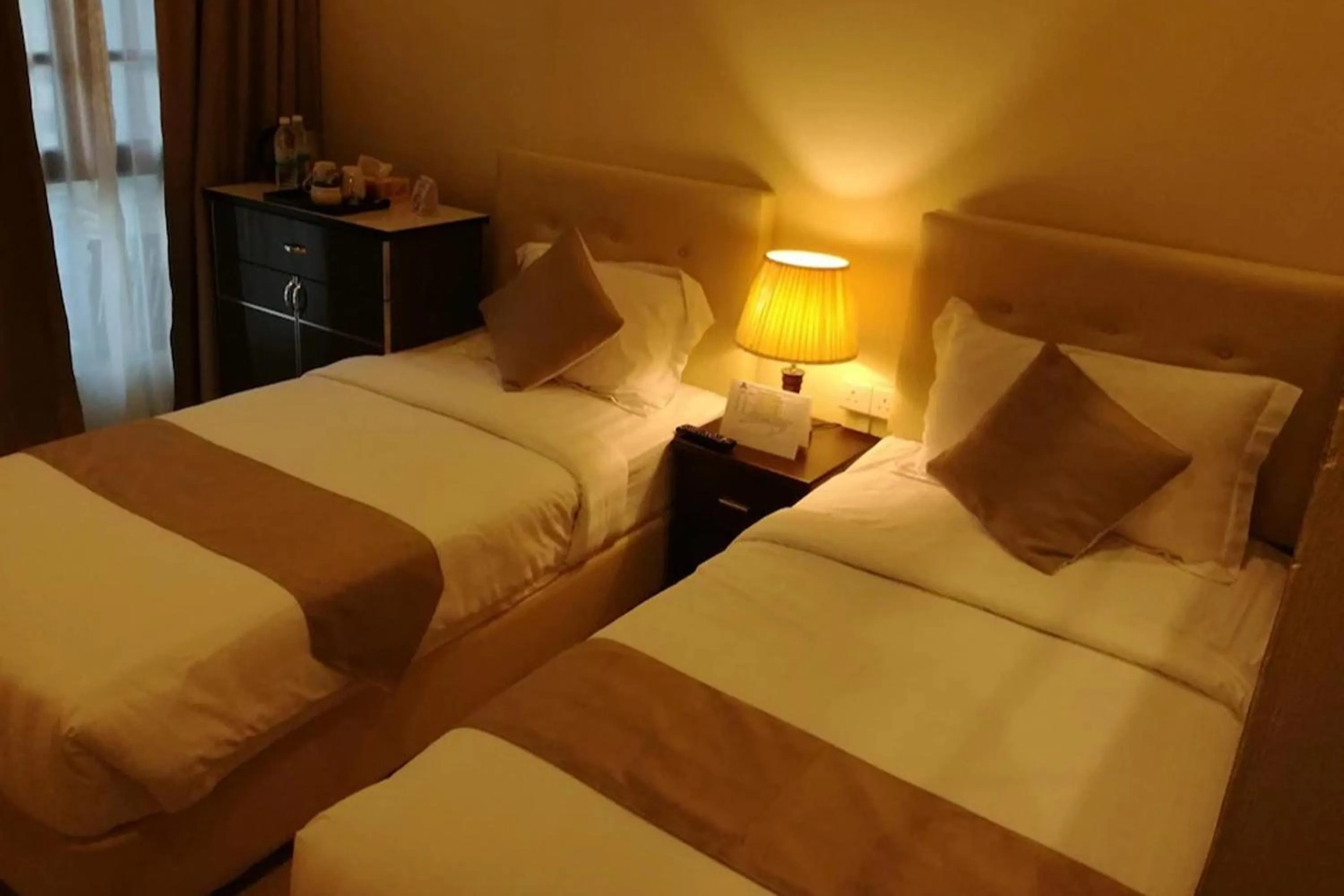 Bed in AlSafina Kijal Beach Resort & Restaurant