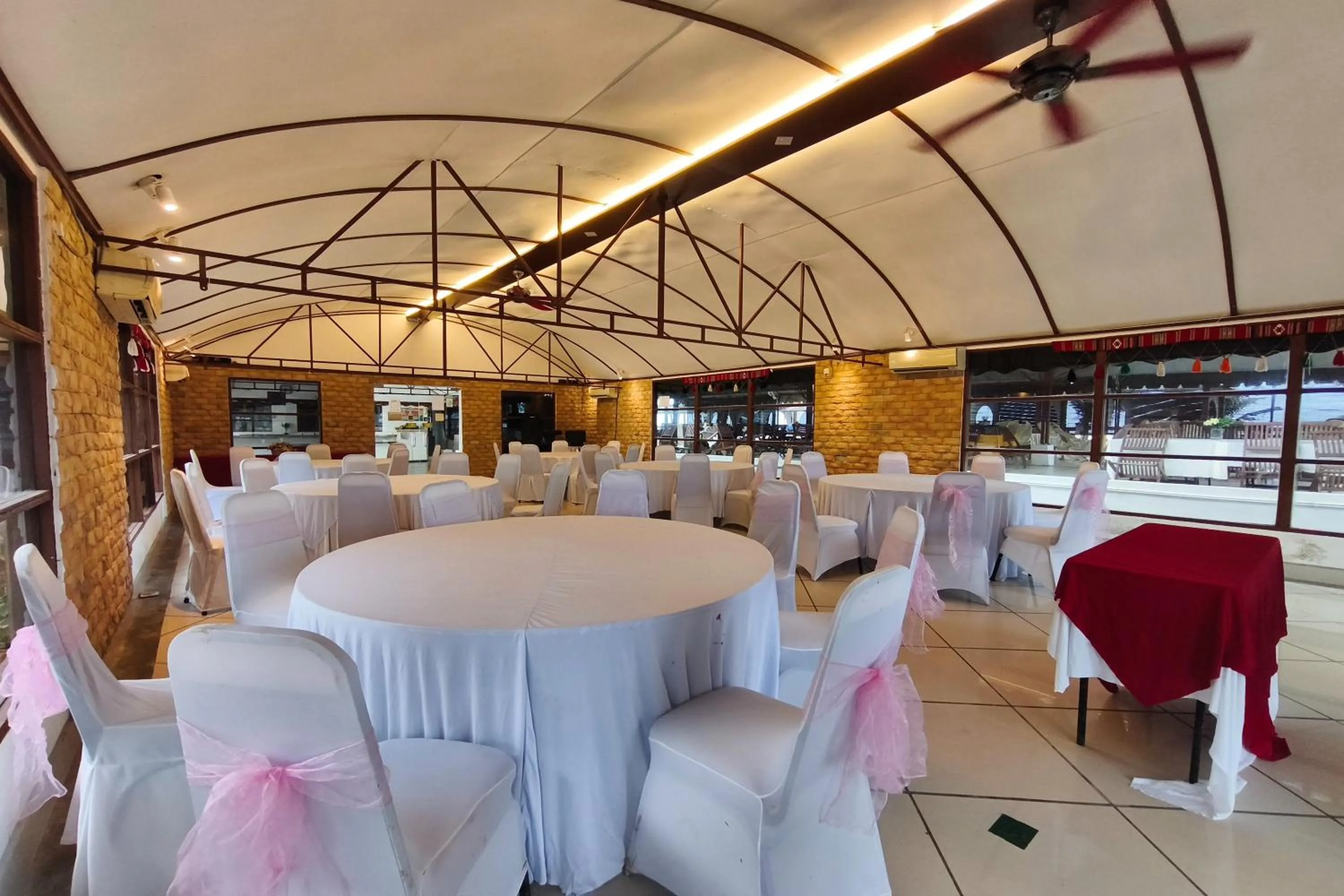 Meeting/conference room in AlSafina Kijal Beach Resort & Restaurant