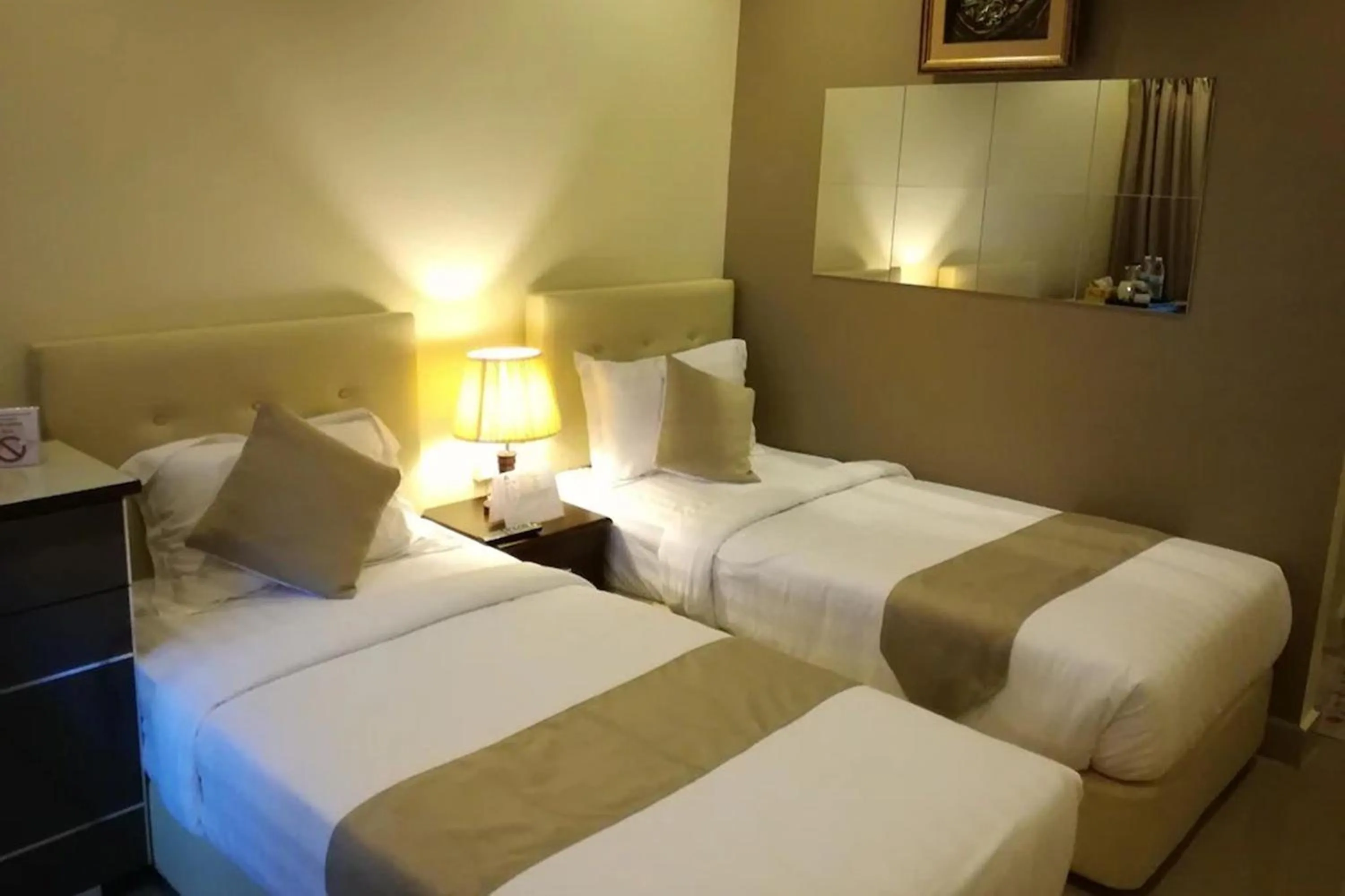 Bed in AlSafina Kijal Beach Resort & Restaurant