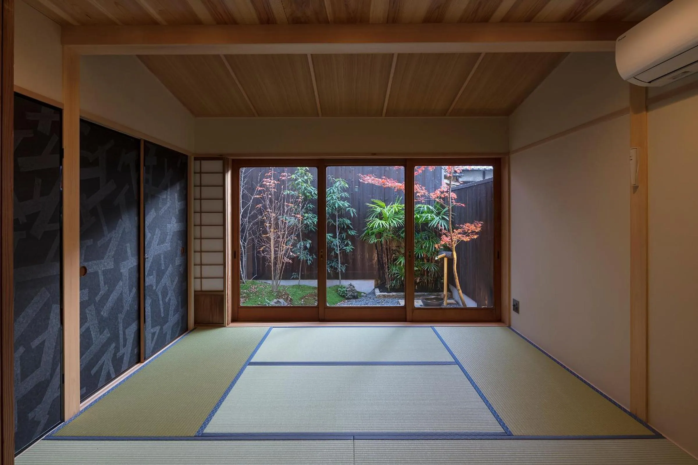 Garden in Shimabara Kaiden Machiya House
