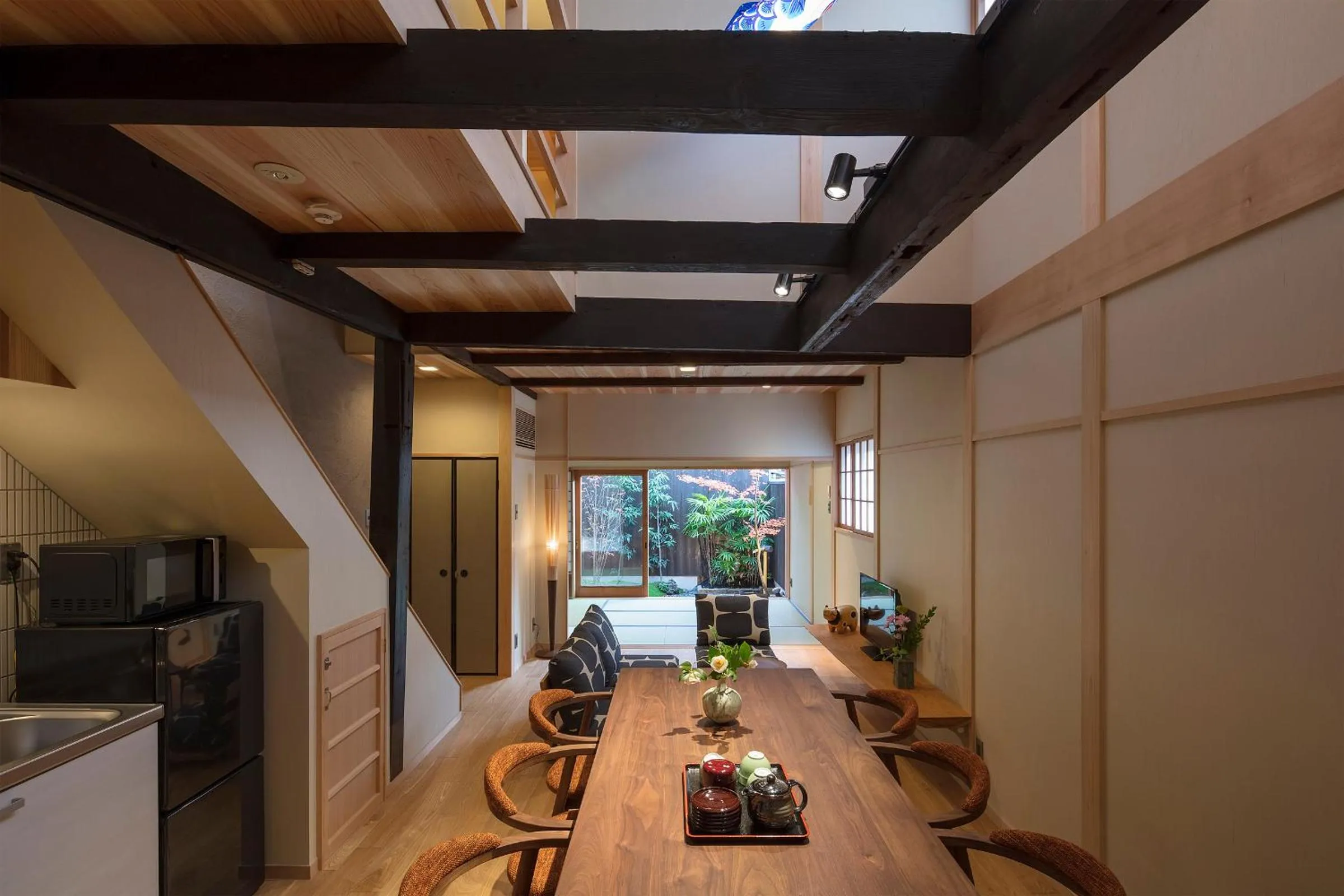 Photo of the whole room in Shimabara Kaiden Machiya House