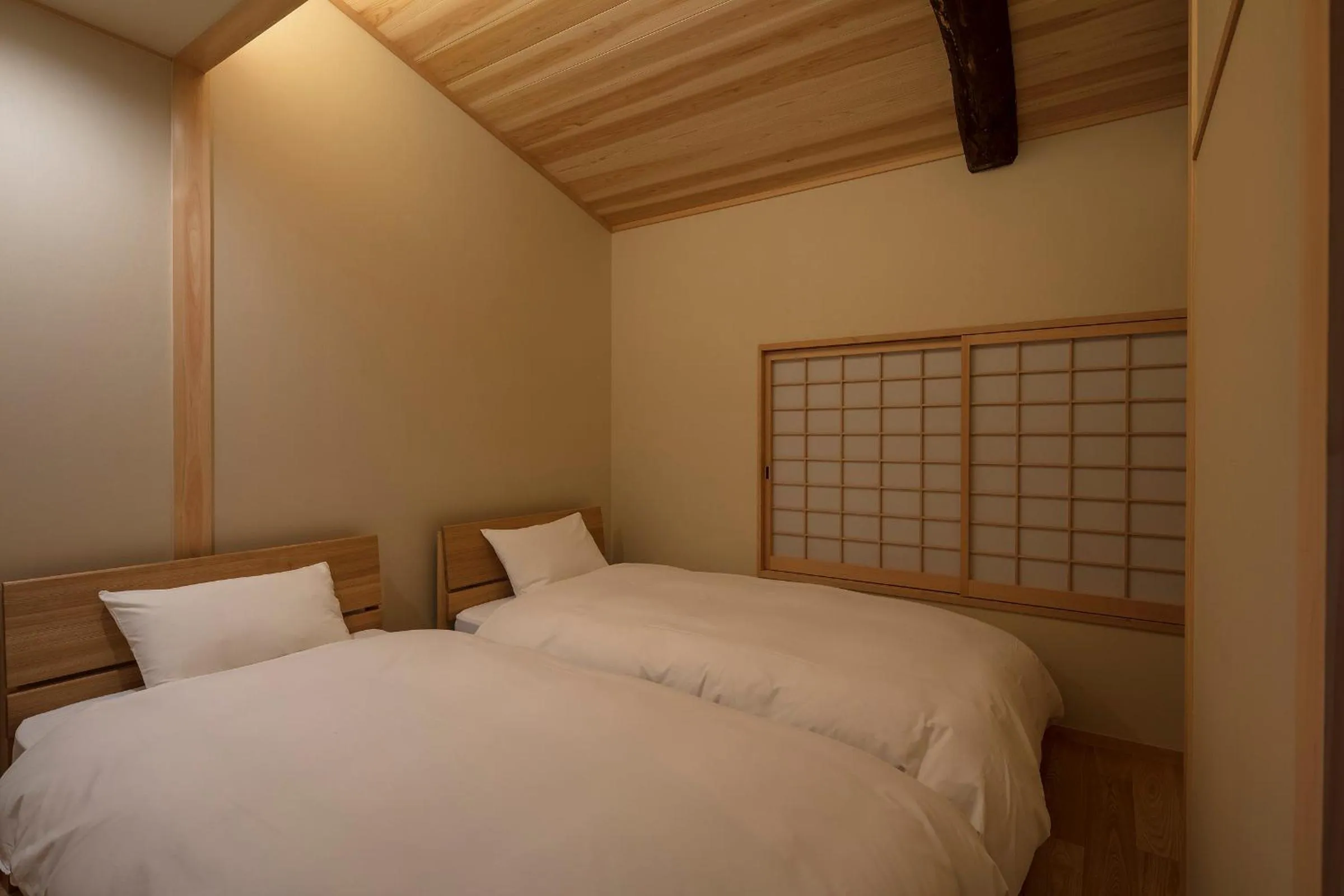 Bedroom, Bed in Shimabara Kaiden Machiya House