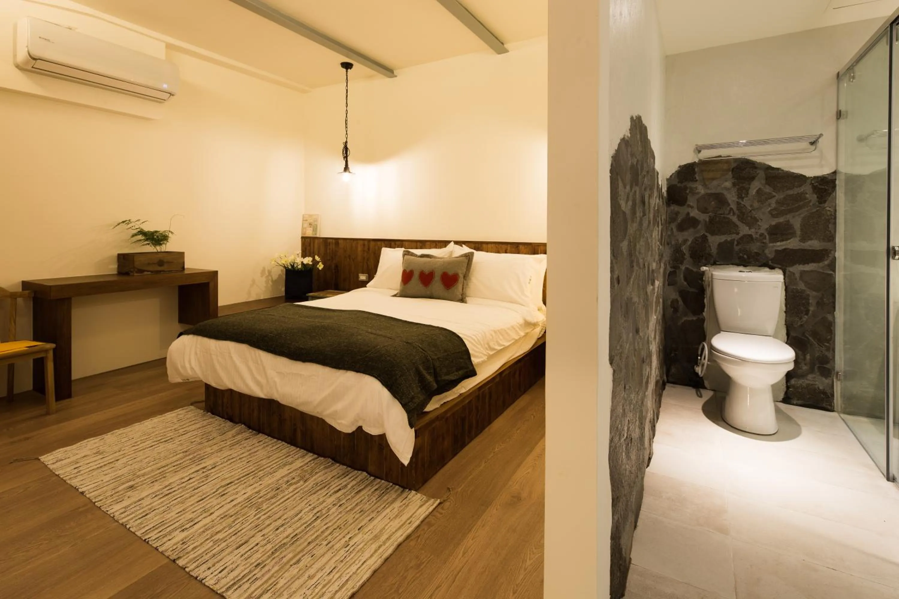 Photo of the whole room, Bed in Haku Beach Days Inn