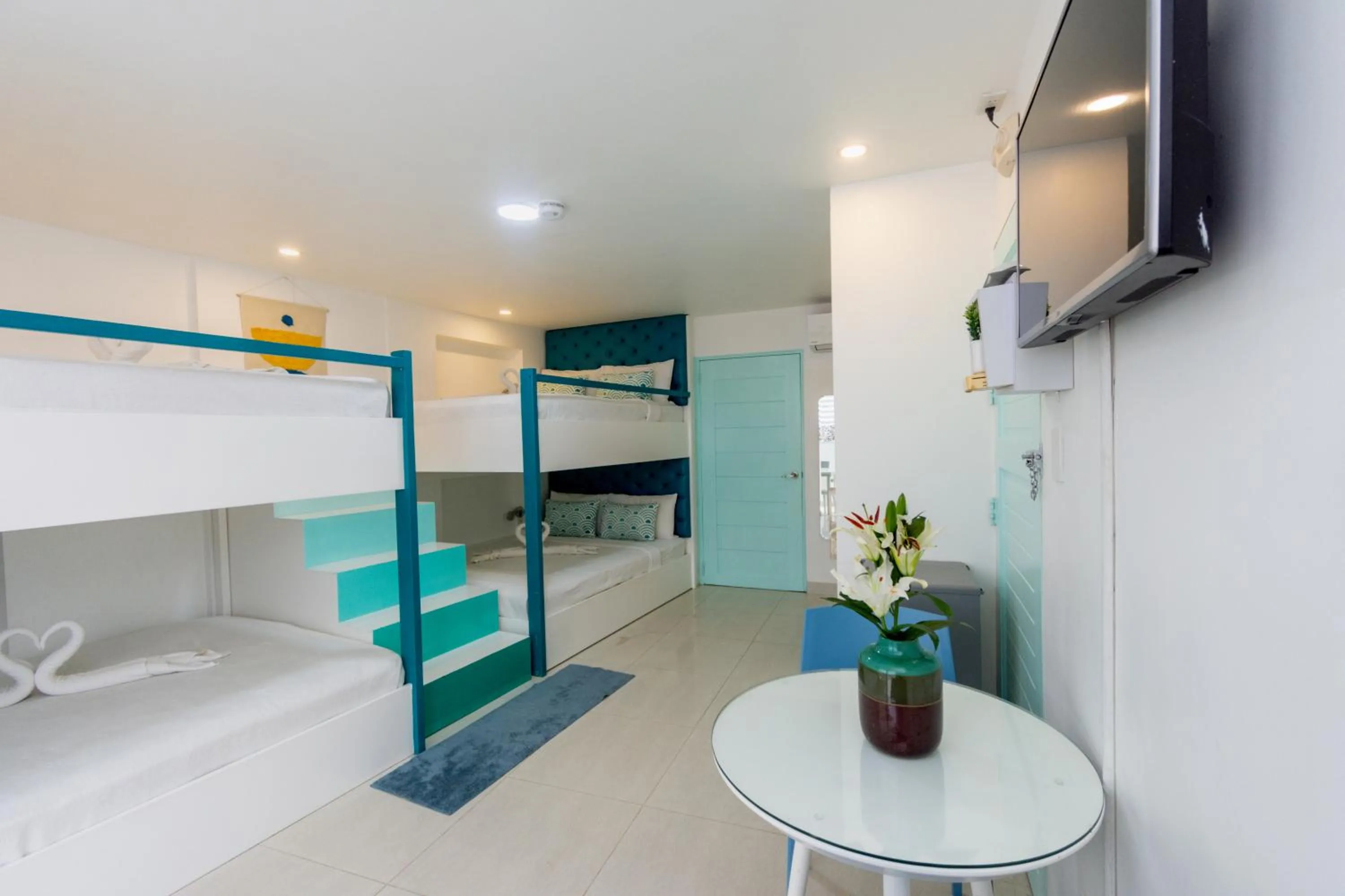 Photo of the whole room in Indila Boracay