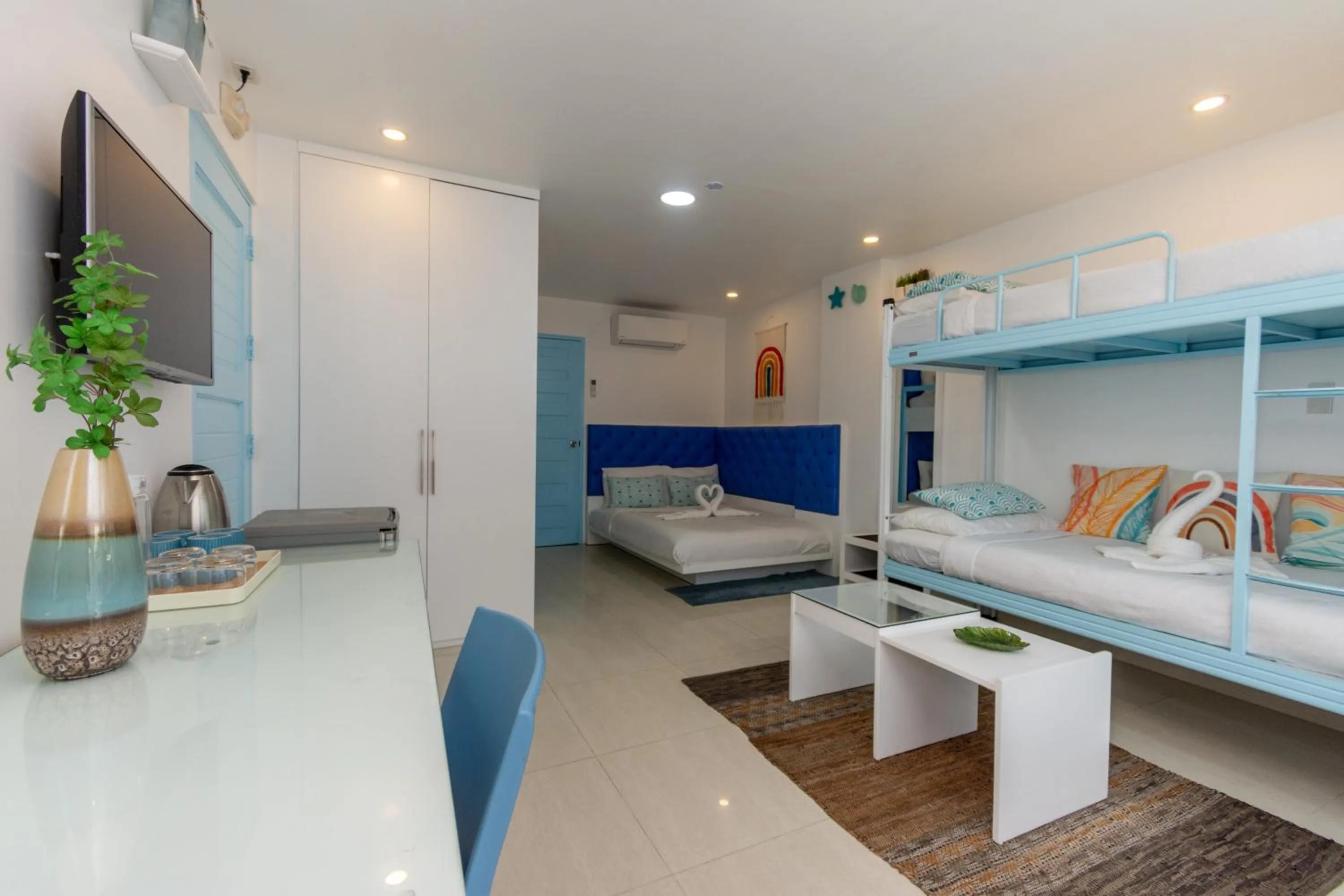 Photo of the whole room, Bed in Indila Boracay