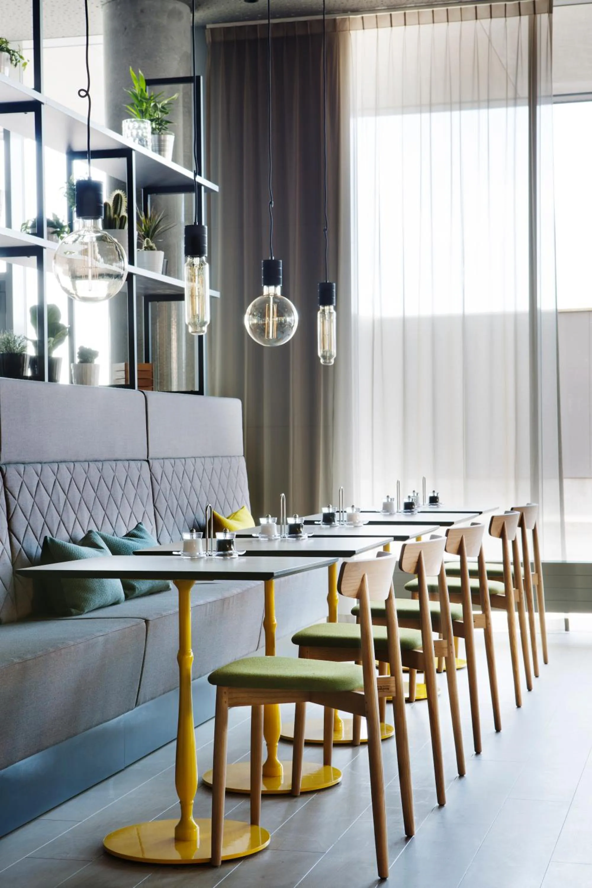 Restaurant/places to eat in Comfort Hotel Bergen Airport