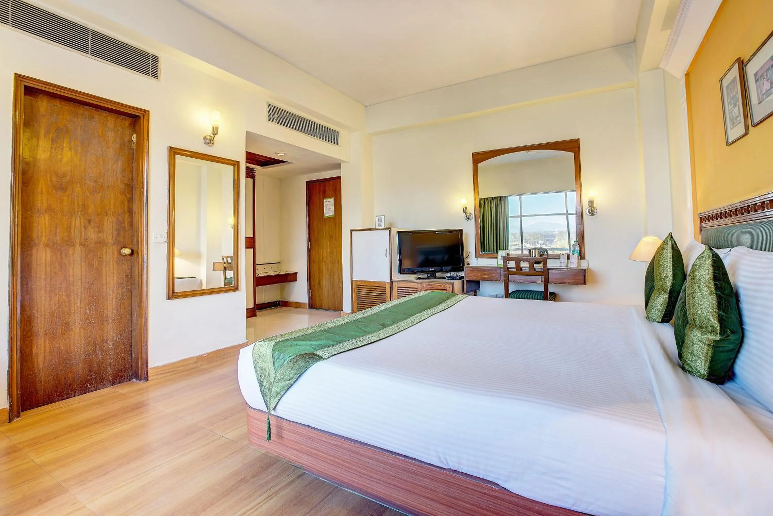 Bedroom, Bed in Hotel Ajanta Continental