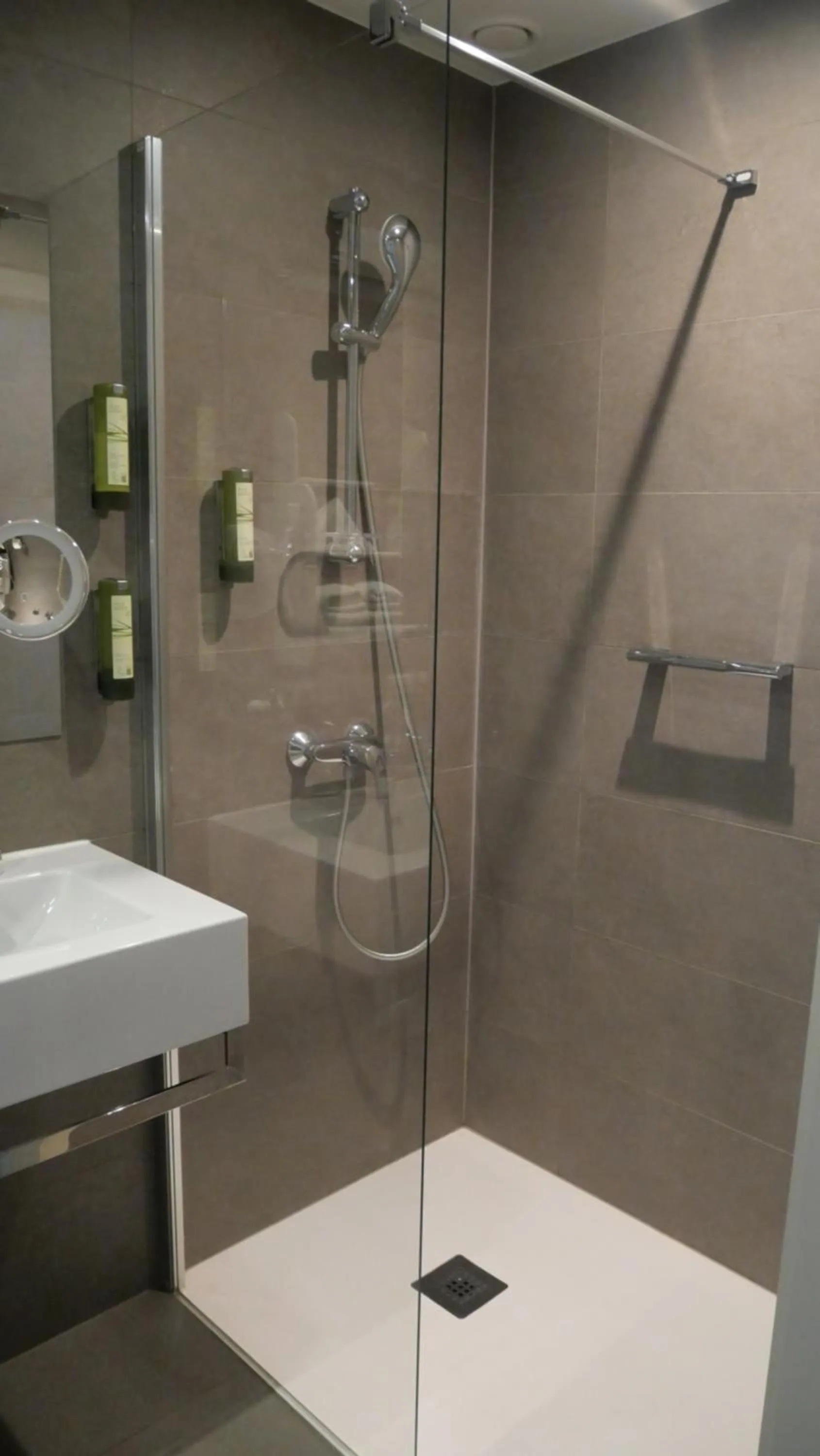 Shower in Hotel Adagio