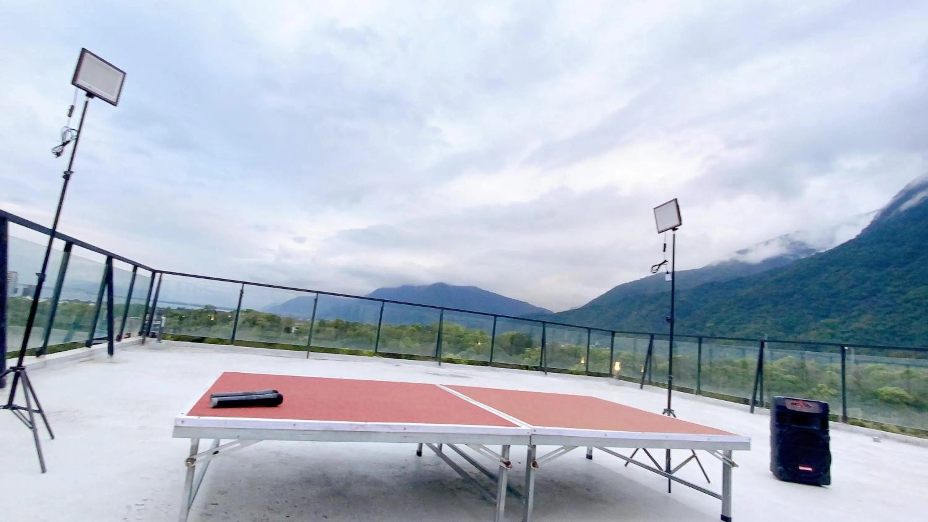 Natural landscape in Starry Inns