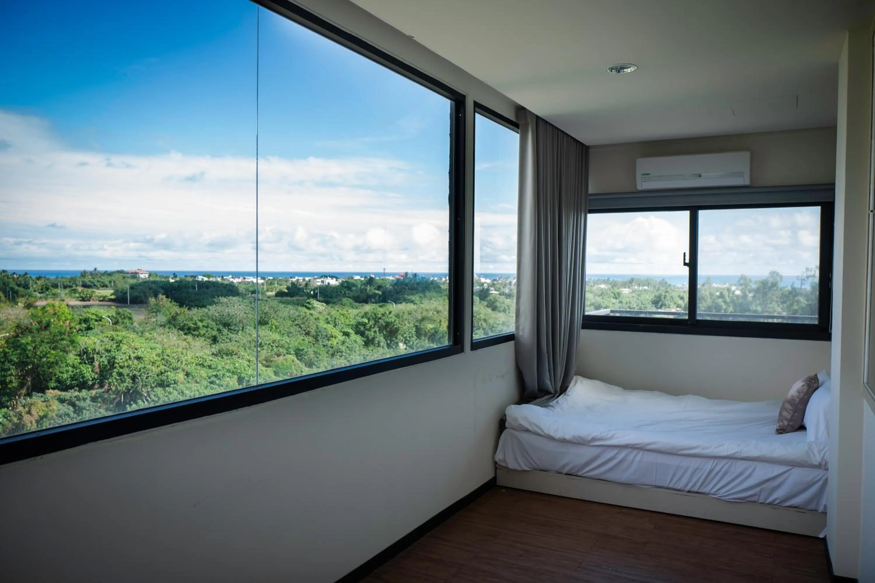 Sea view, Bed in Starry Inns