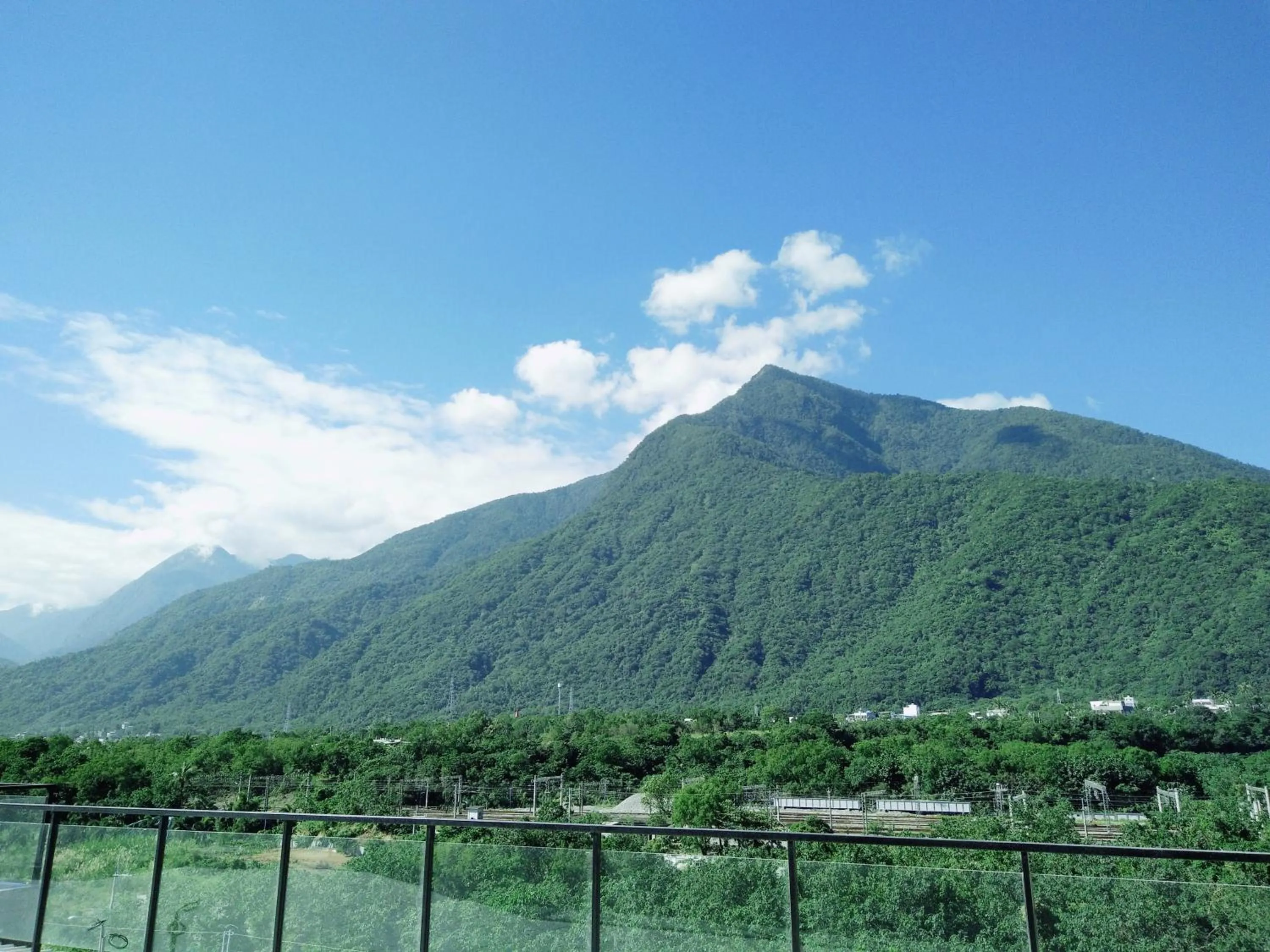 Nearby landmark, Mountain View in Starry Inns