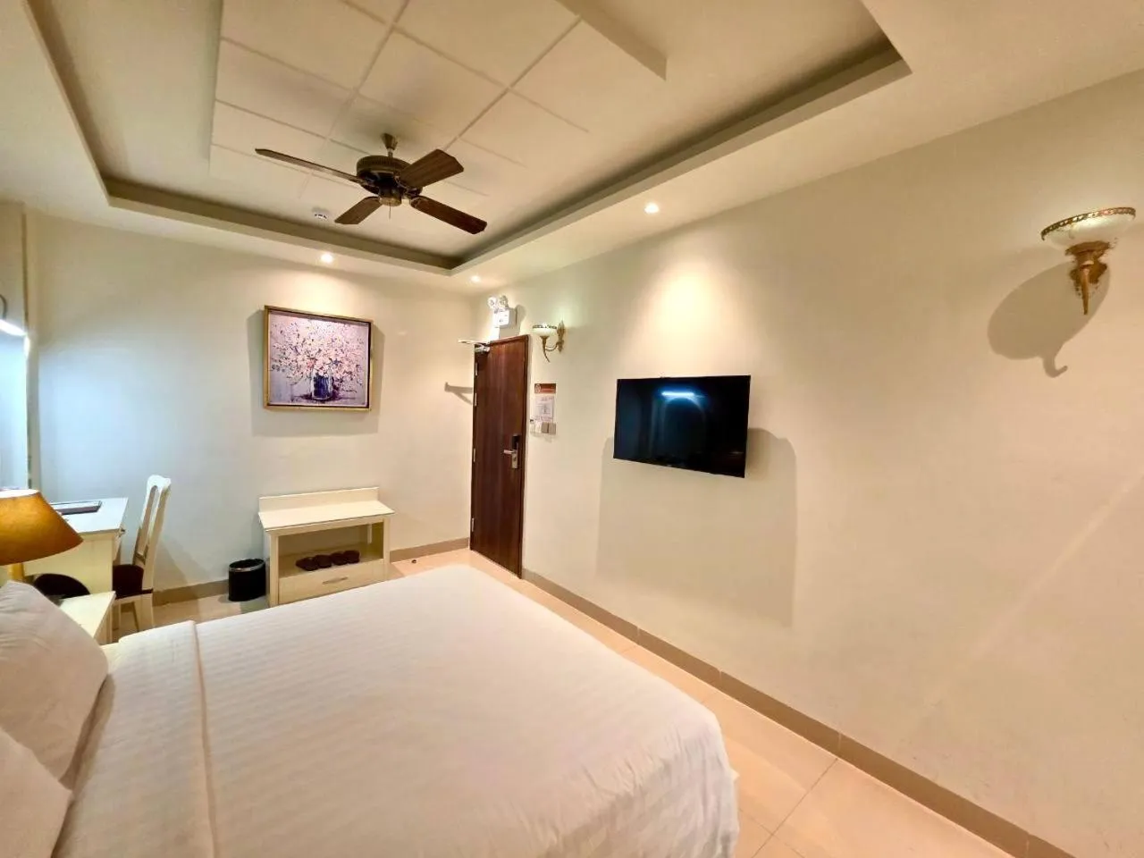 Bed in Tulip Hotel 3