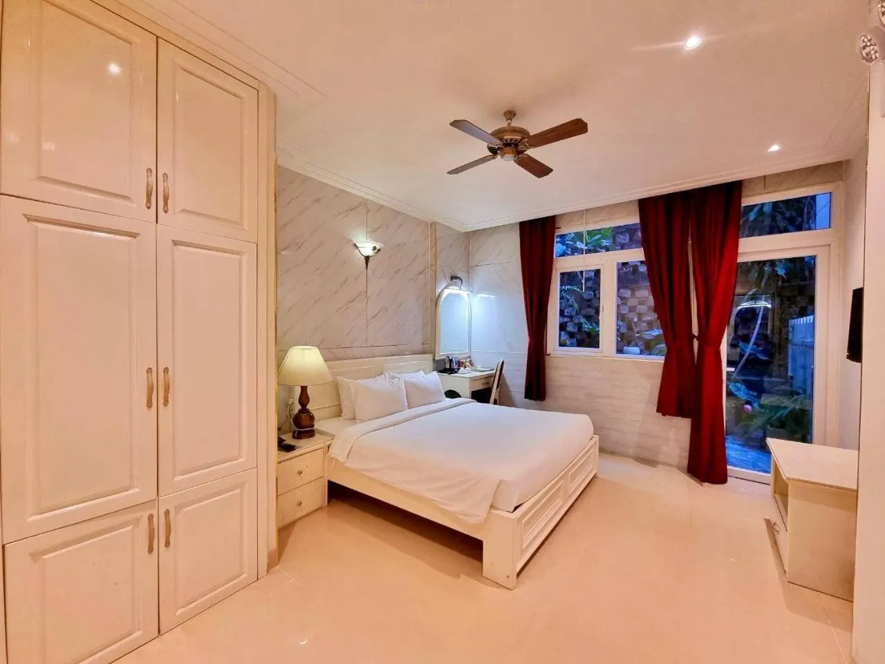 Bed in Tulip Hotel 3