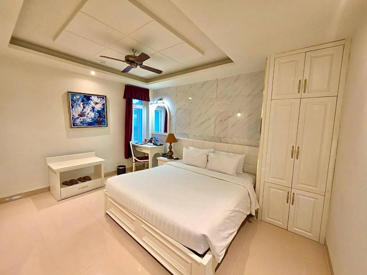 Bed in Tulip Hotel 3