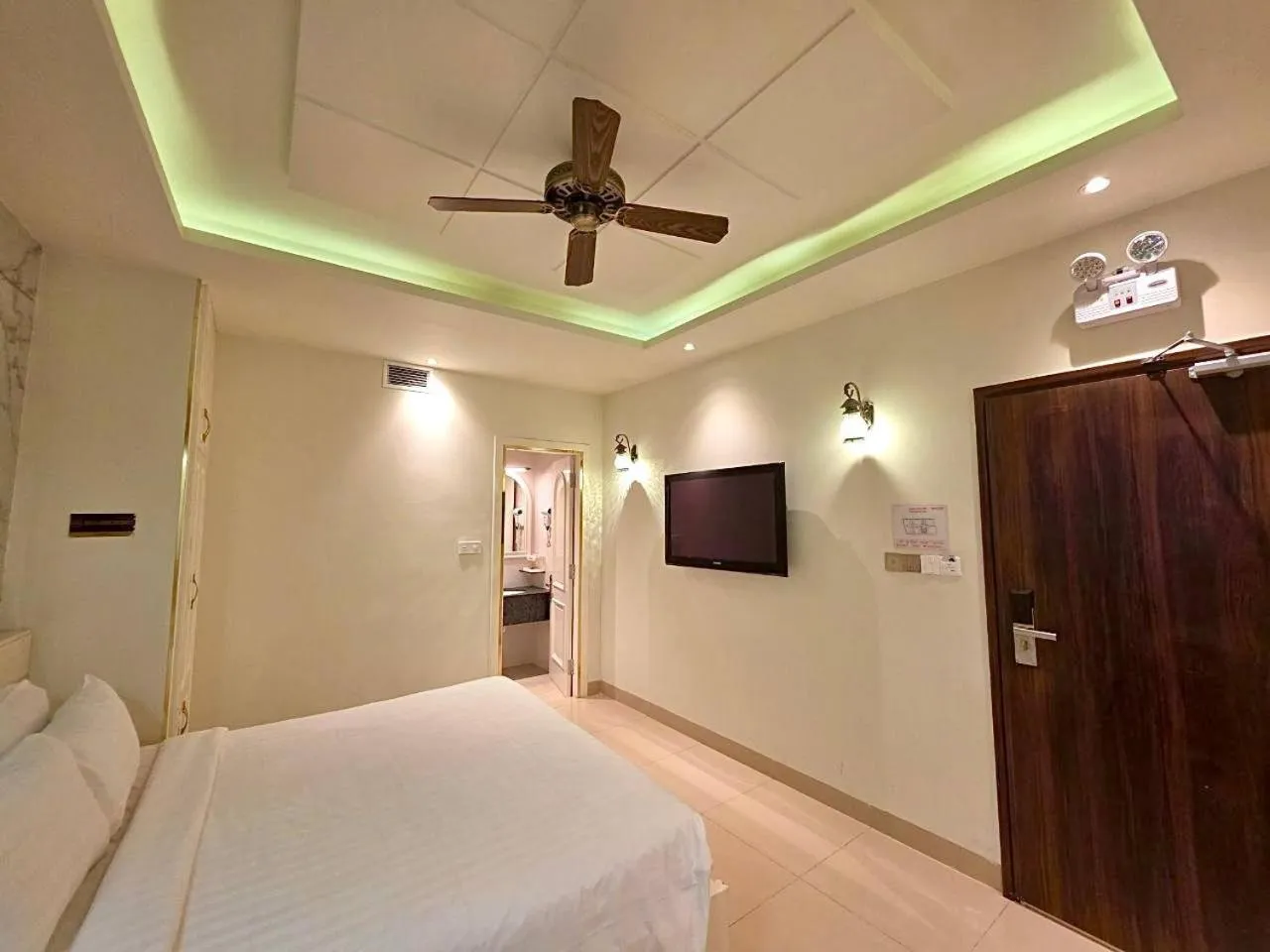 Bed in Tulip Hotel 3