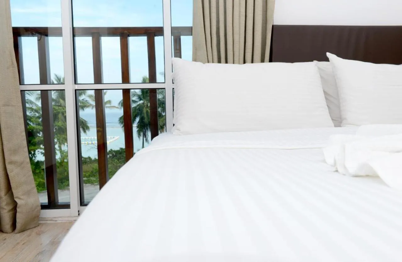 Bed in Express Inn at Hulhumale