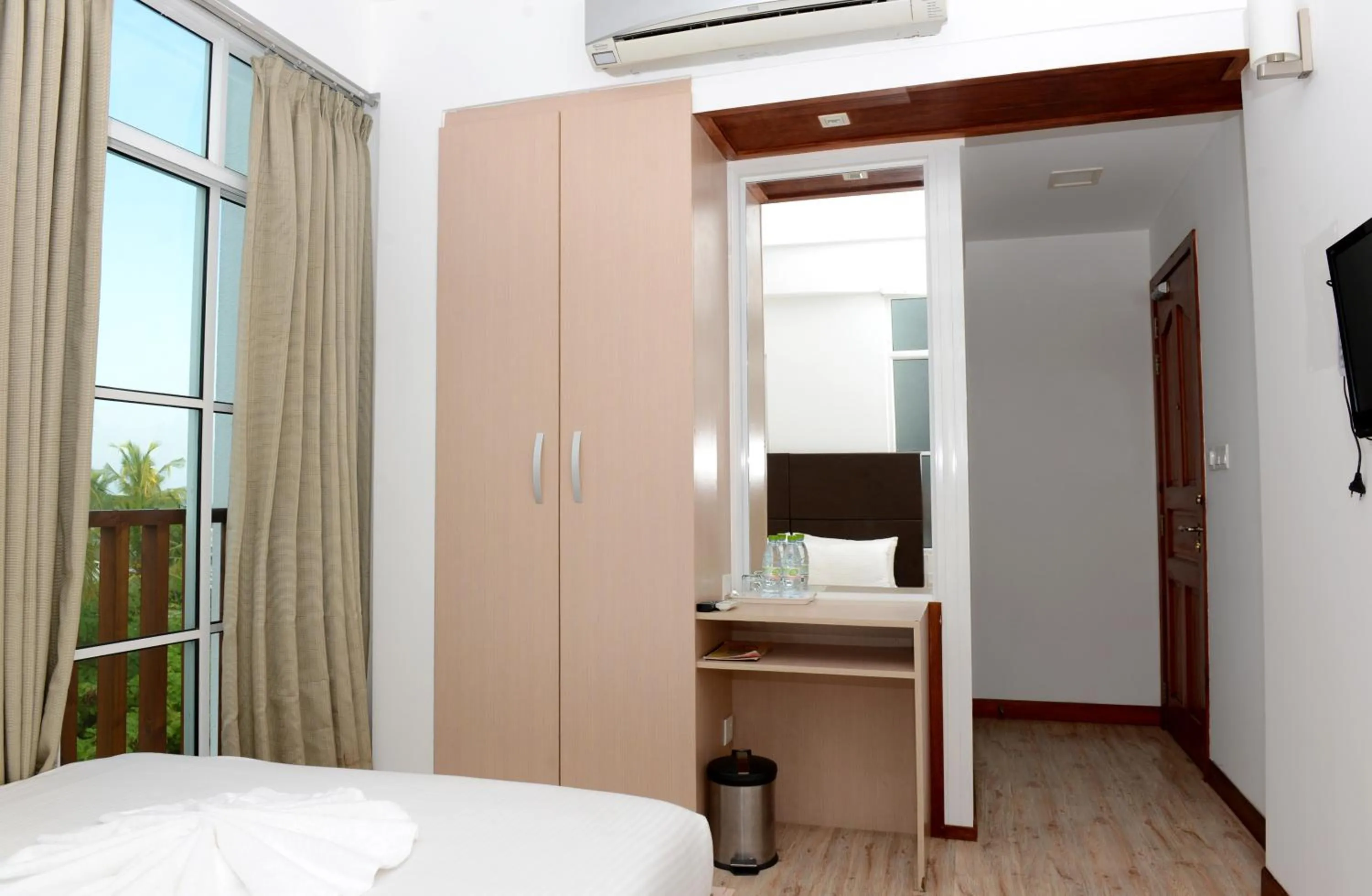 City view, Bed in Express Inn at Hulhumale