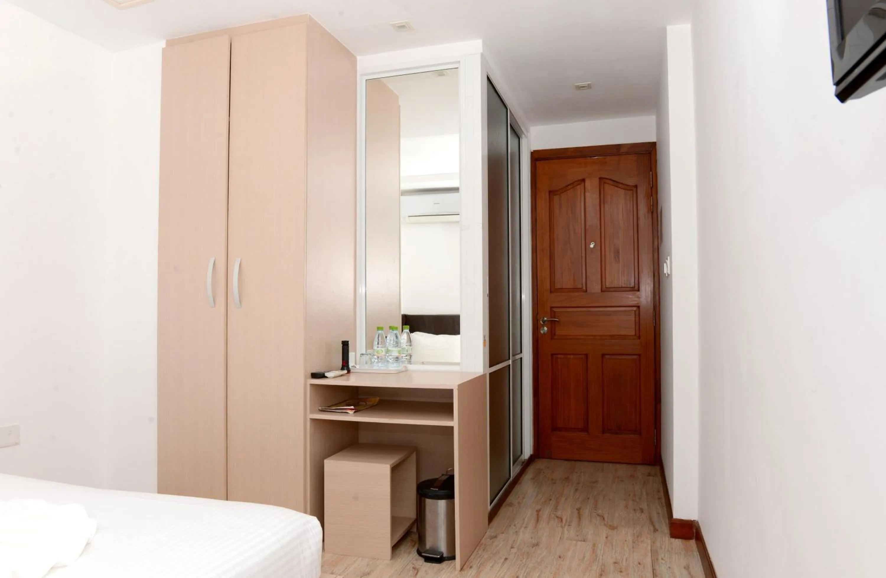 Decorative detail, Bed in Express Inn at Hulhumale