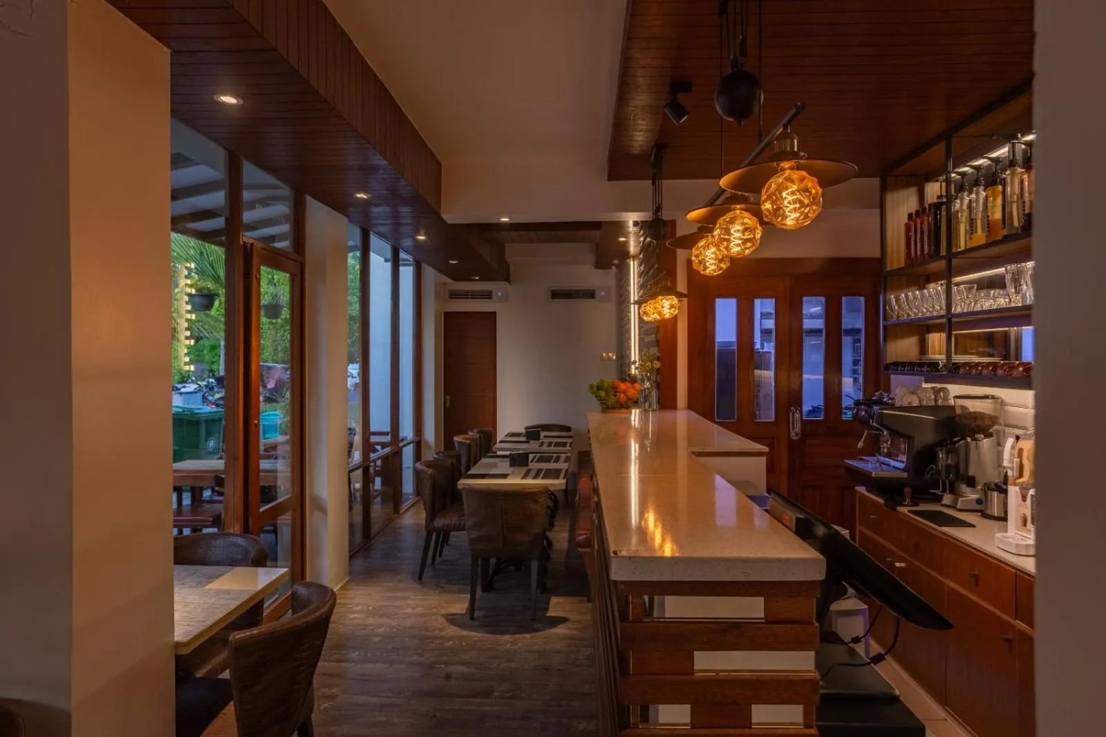 Restaurant/places to eat in Express Inn at Hulhumale