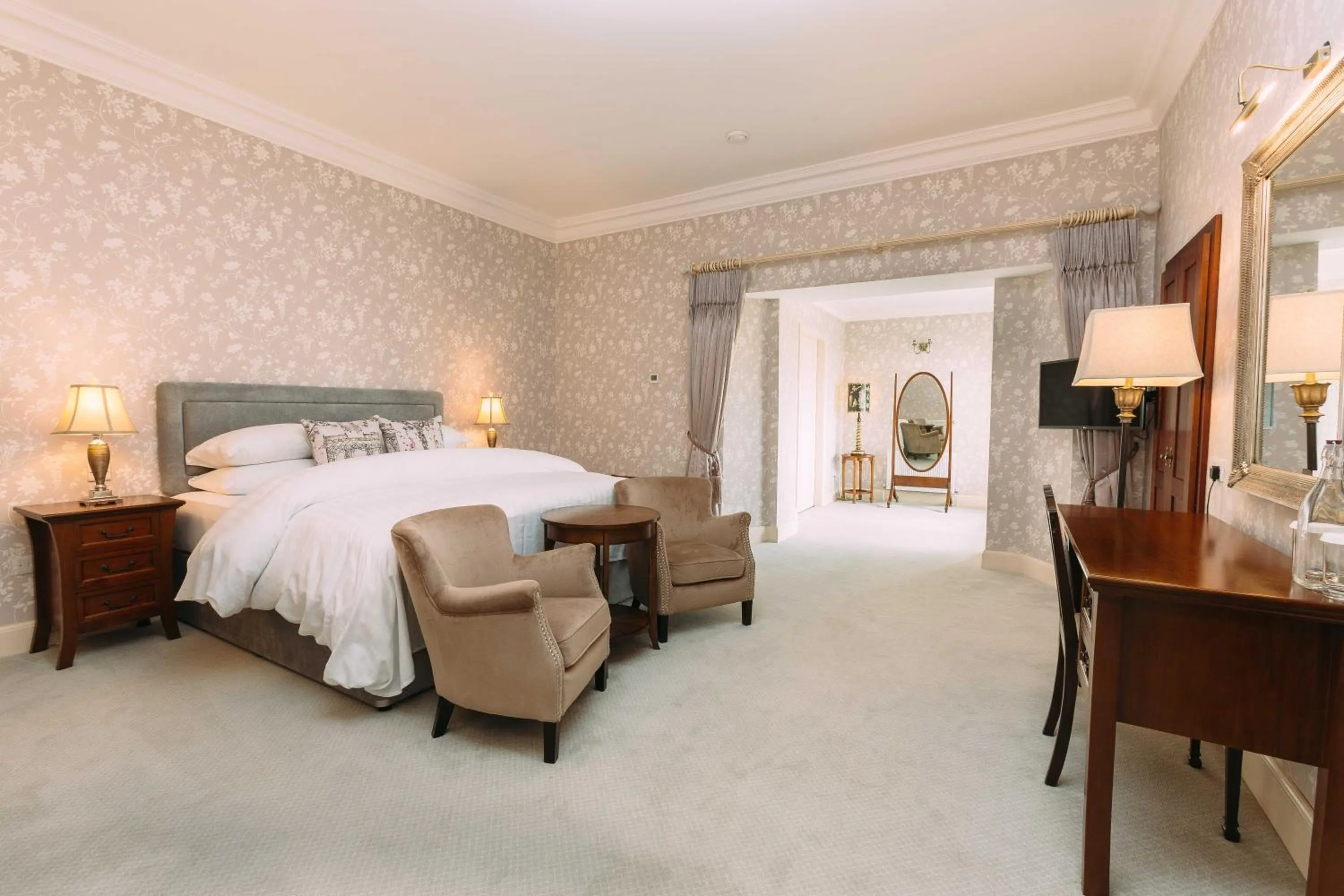 Bedroom, Bed in Armada House