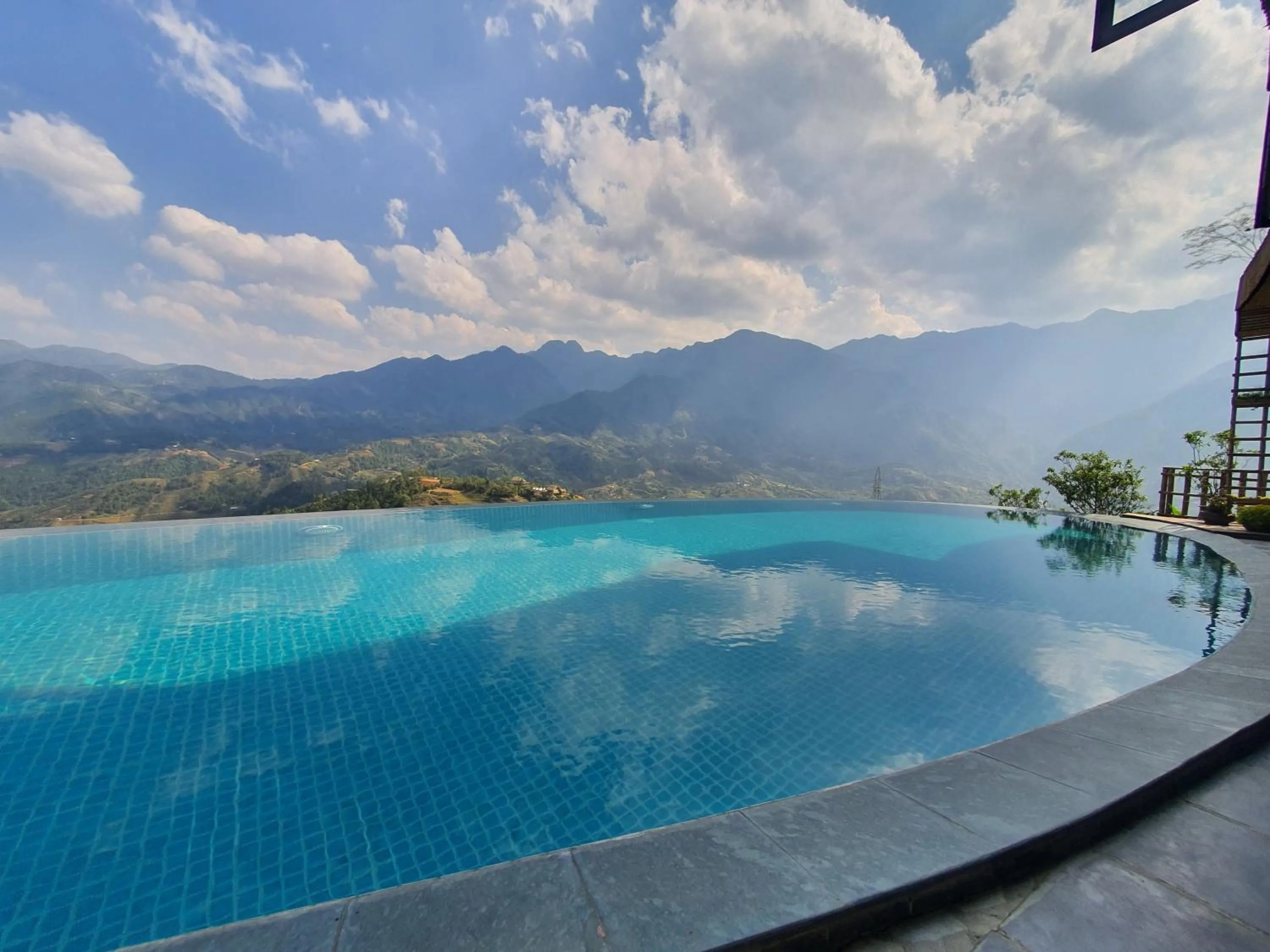 Swimming pool in Sapa Clay House - Mountain Retreat