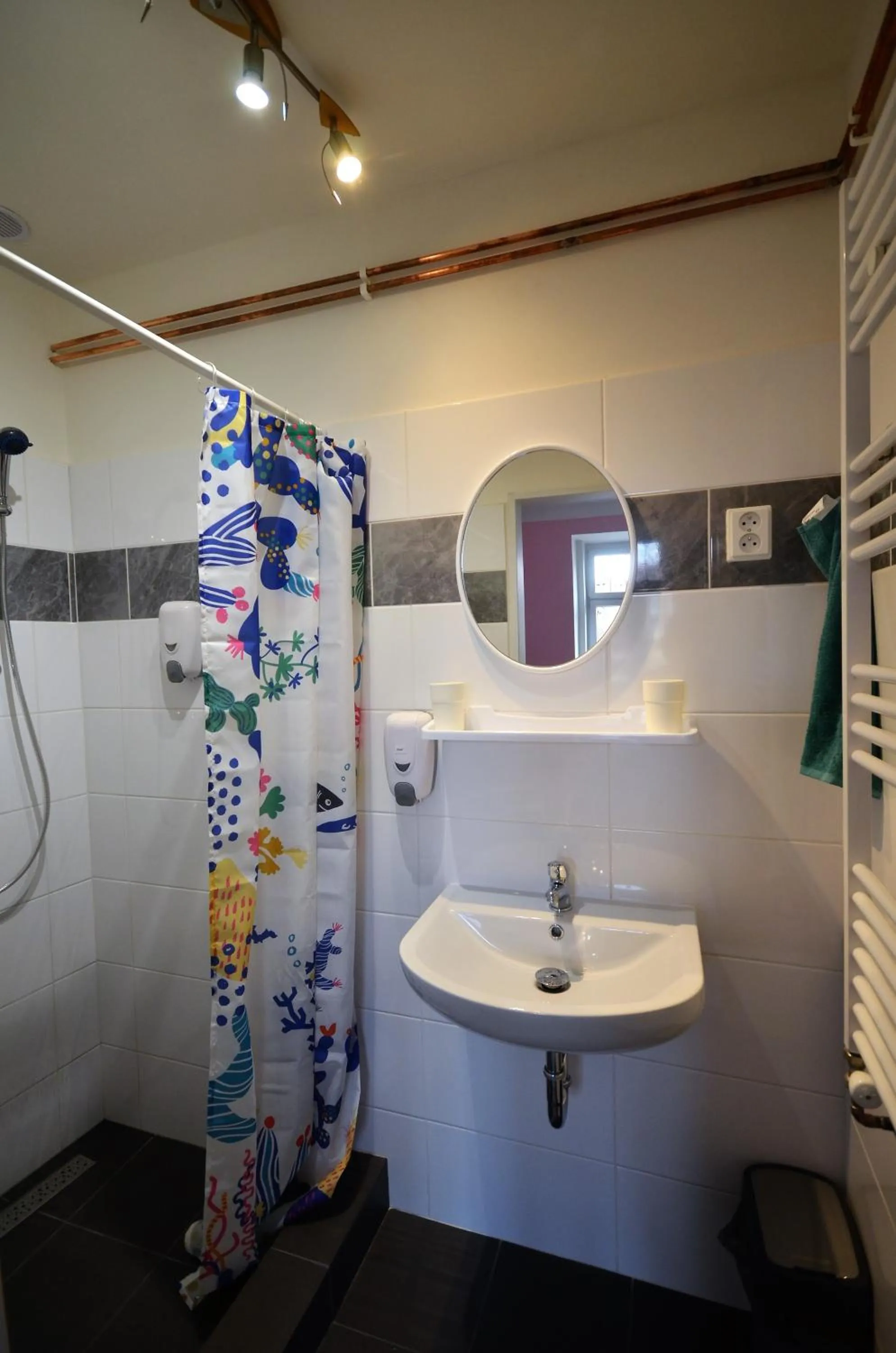 Bathroom in Travel&Joy backpackers