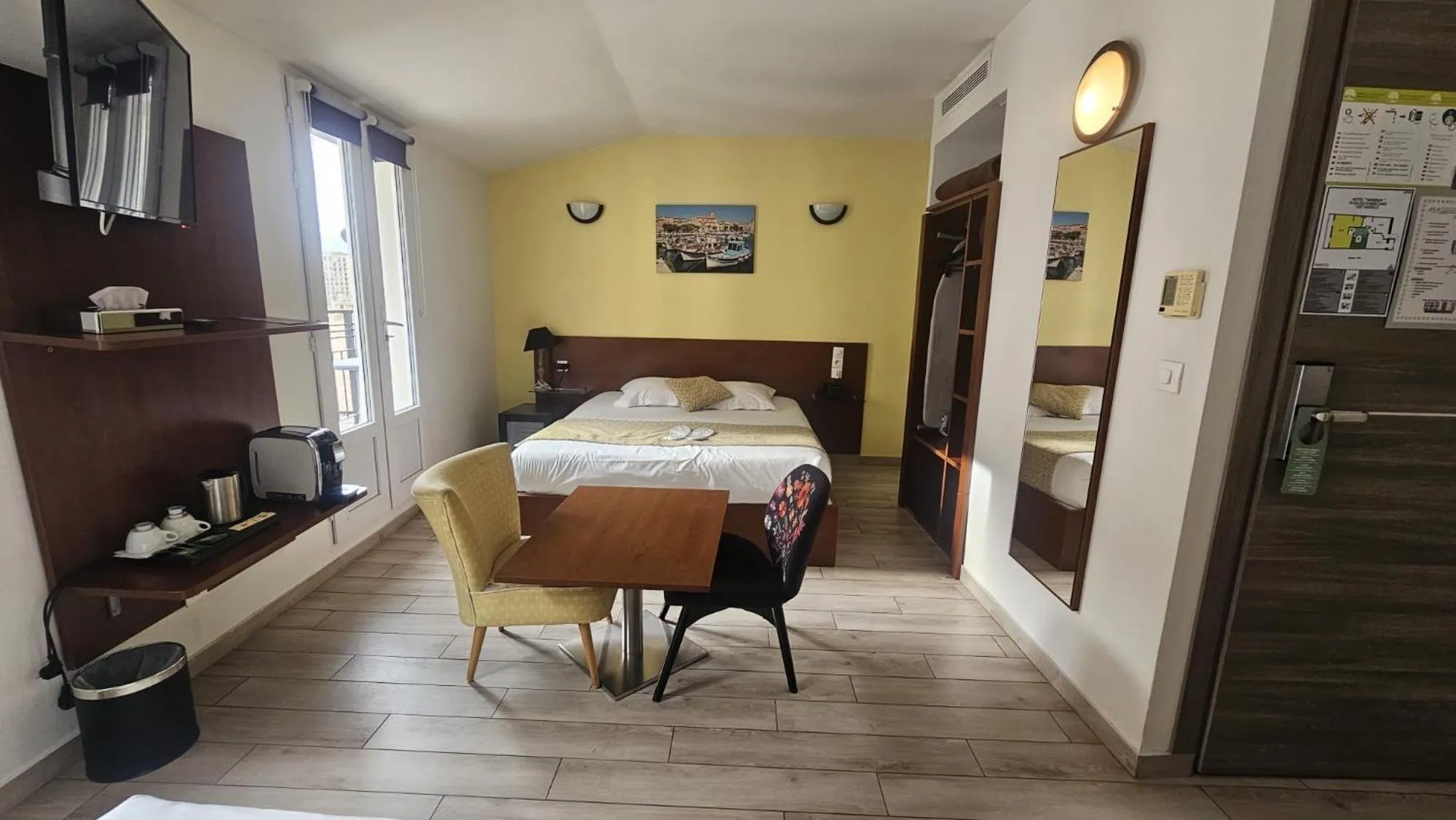 Bed in Massilia hôtel